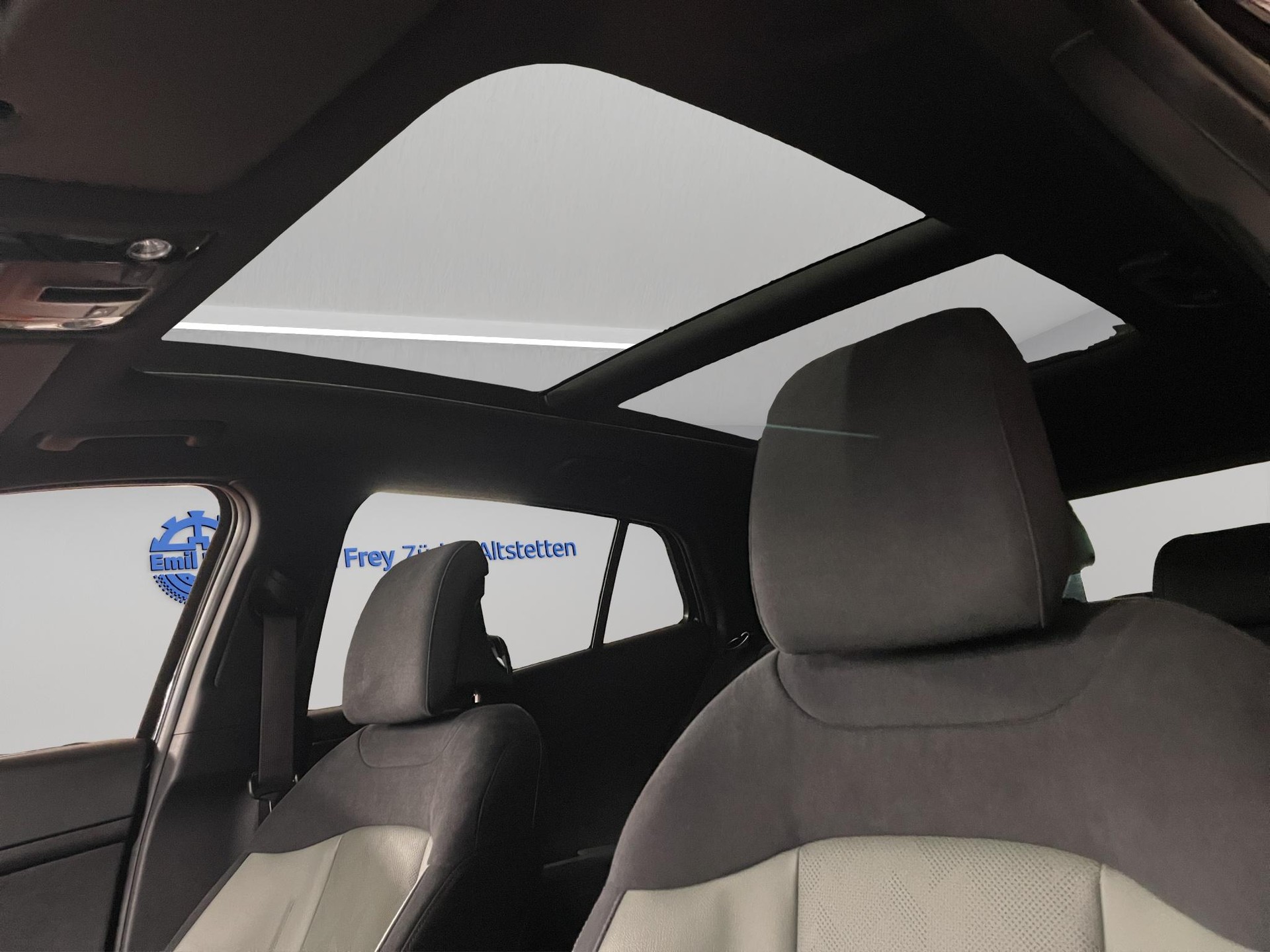 KIA Sportage 1.6 T-GDi PHEV Power Edition-image-11