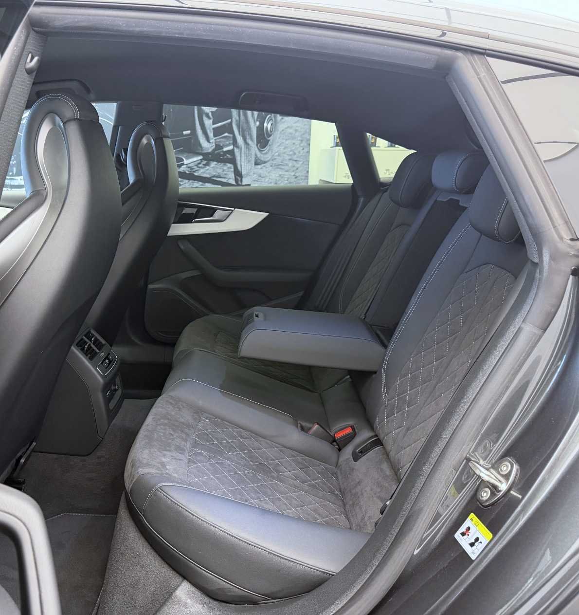 AUDI A5 Sportback 40 TFSI S-Line S-tronic quattro-image-19