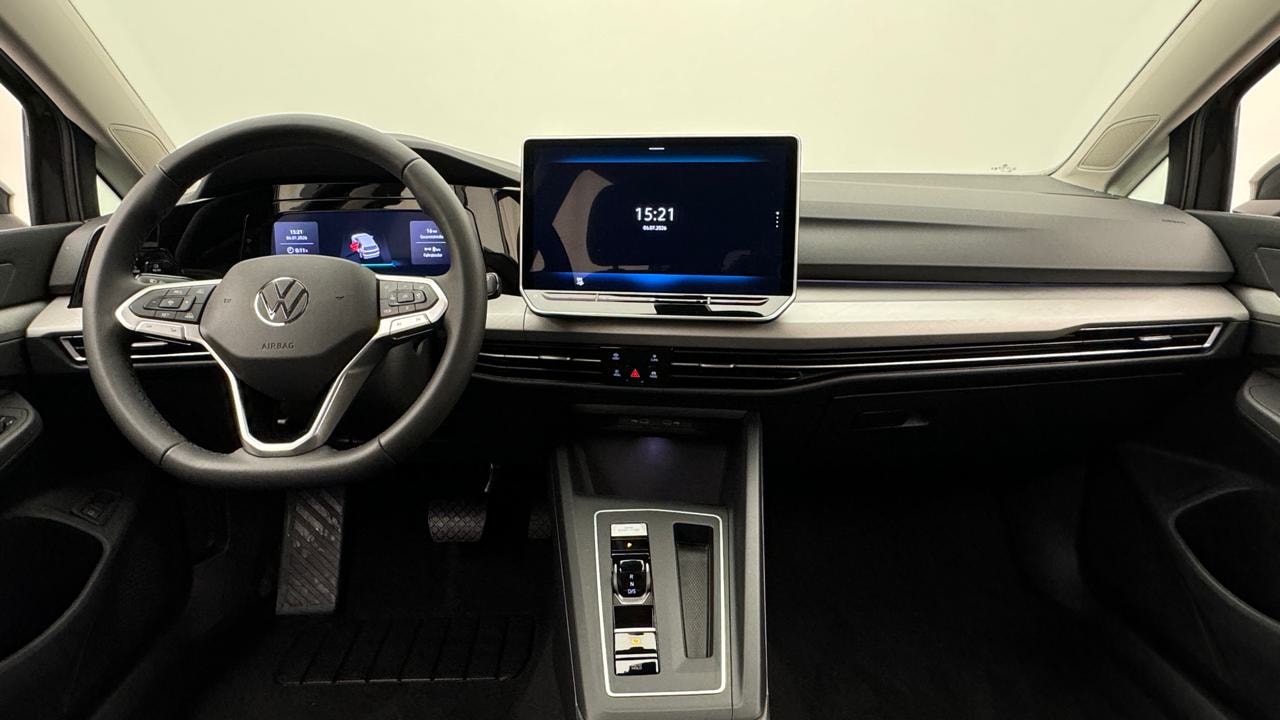 VW Golf VIII 1.5 TSI PHEV Limited-image-5