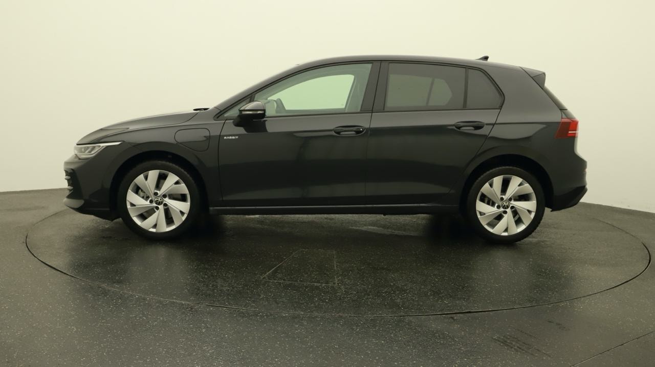 VW Golf VIII 1.5 TSI PHEV Limited-image-1
