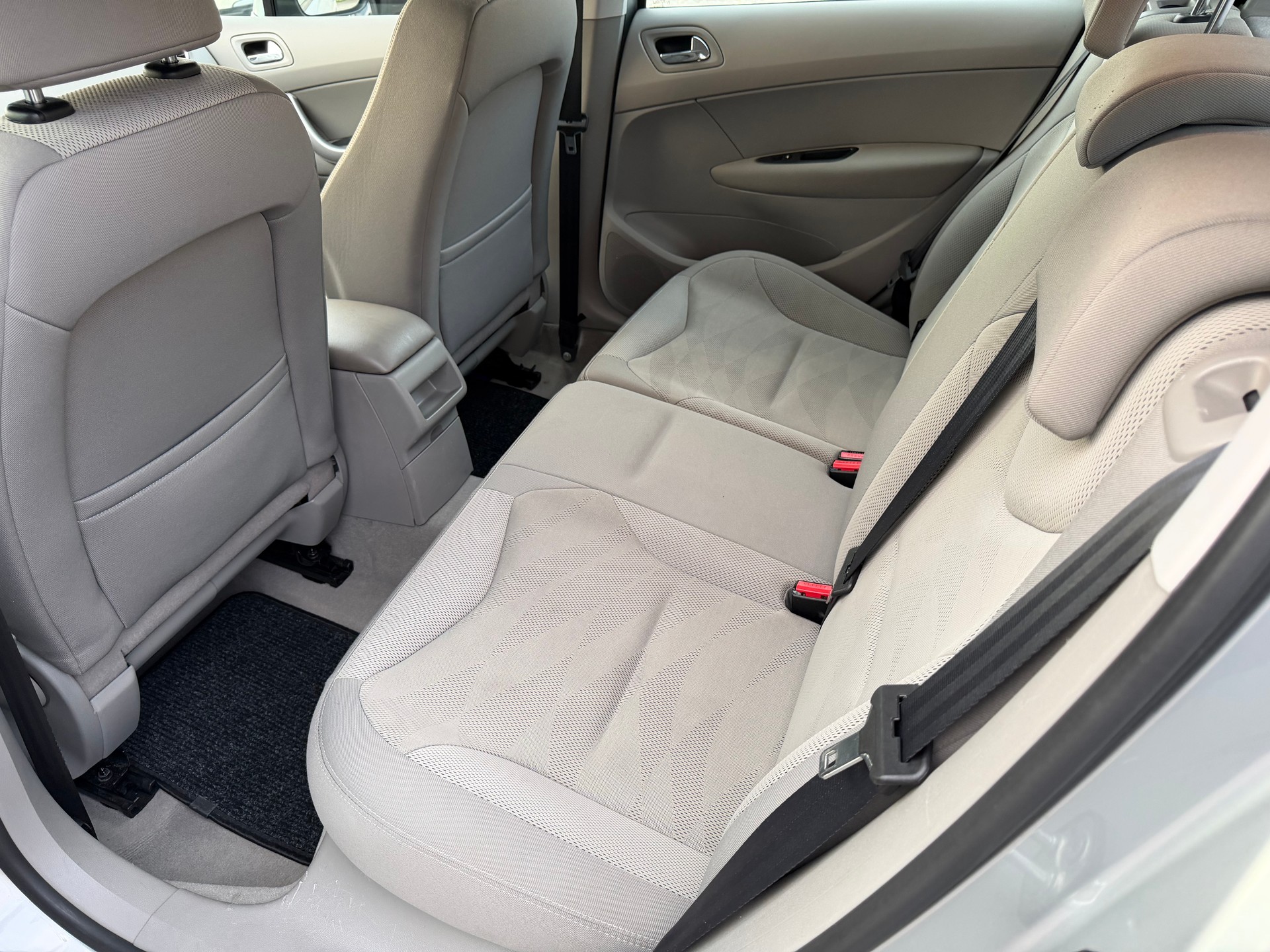 PEUGEOT 308 1.6 16V VTI Sport Automatic-image-8