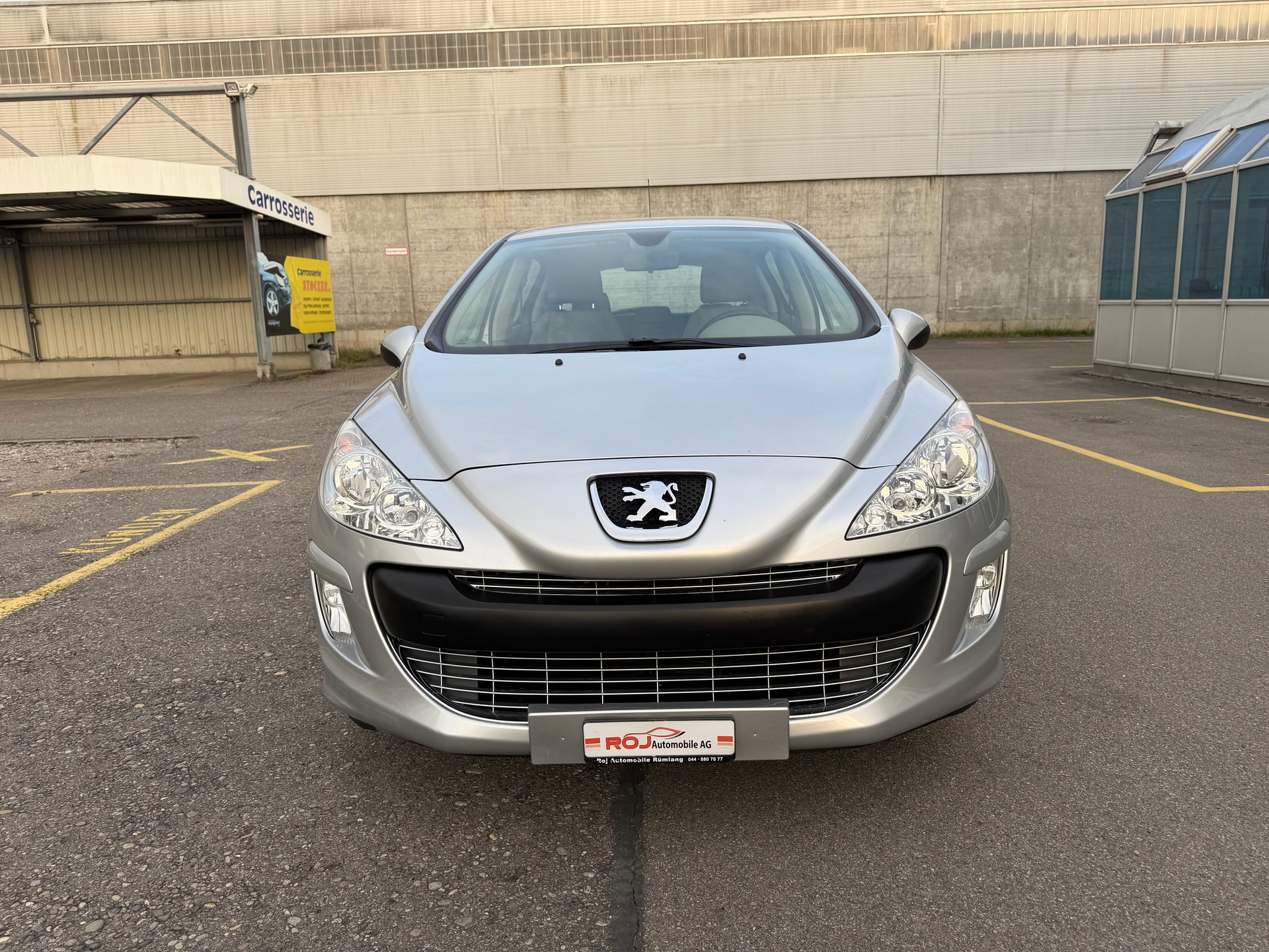 PEUGEOT 308 1.6 16V VTI Sport Automatic-image-2