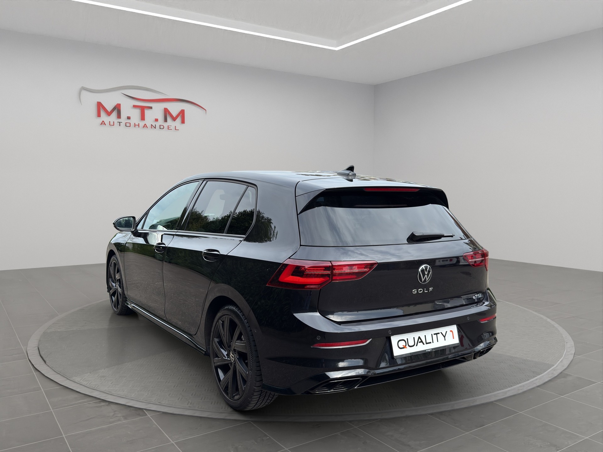 VW Golf 1.5 eTSI mHEV ACT R-Line DSG-image-4