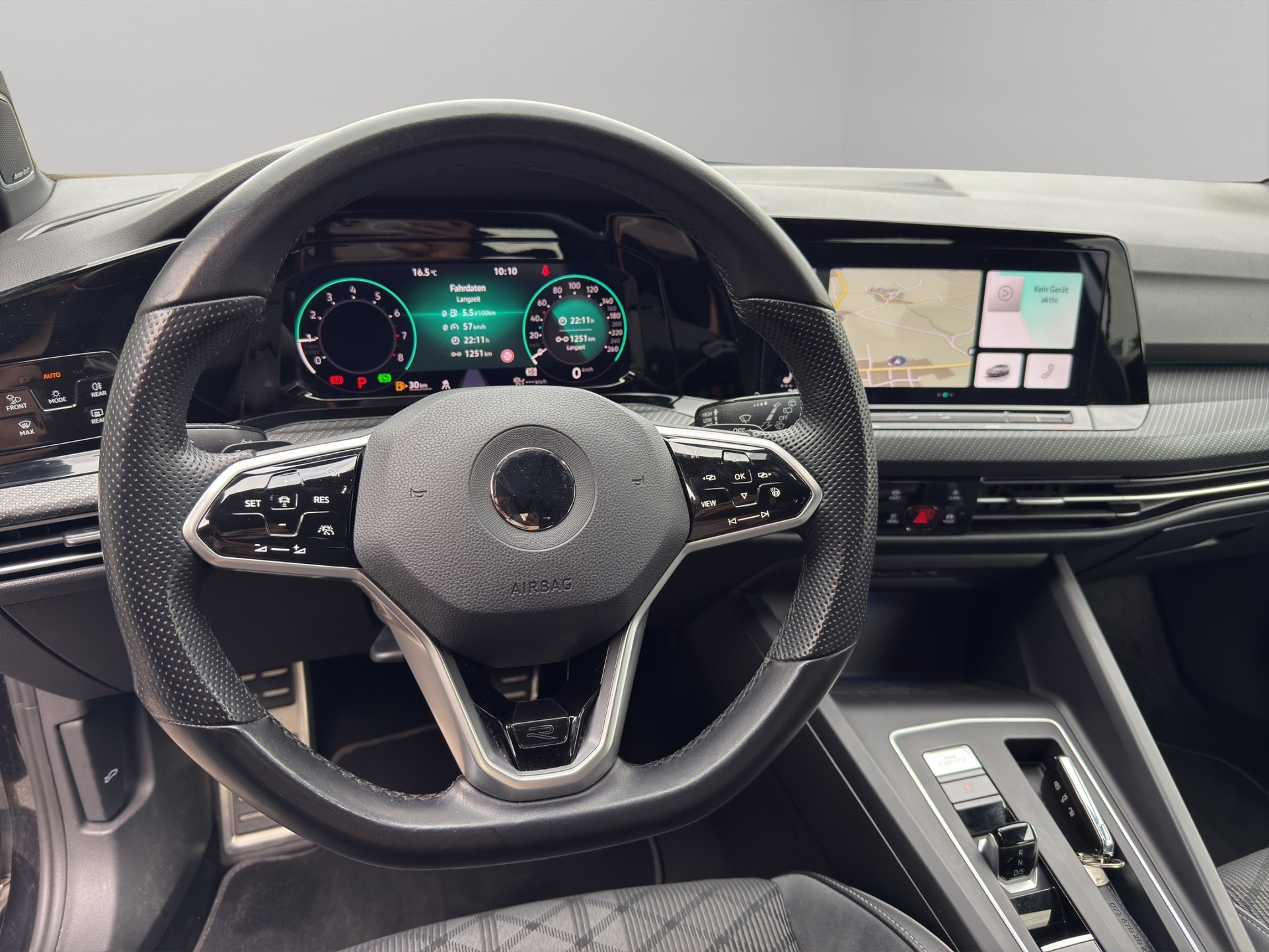VW Golf 1.5 eTSI mHEV ACT R-Line DSG-image-10