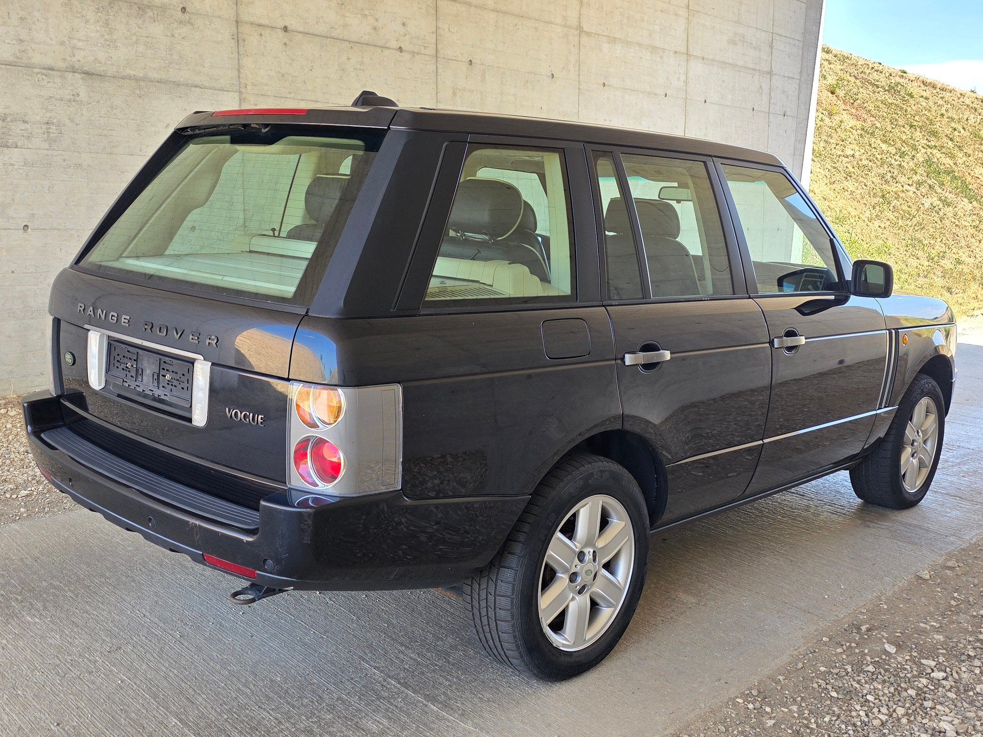 LAND ROVER Range Rover 4.4 V8 Vogue Westminster Automatic-image-3