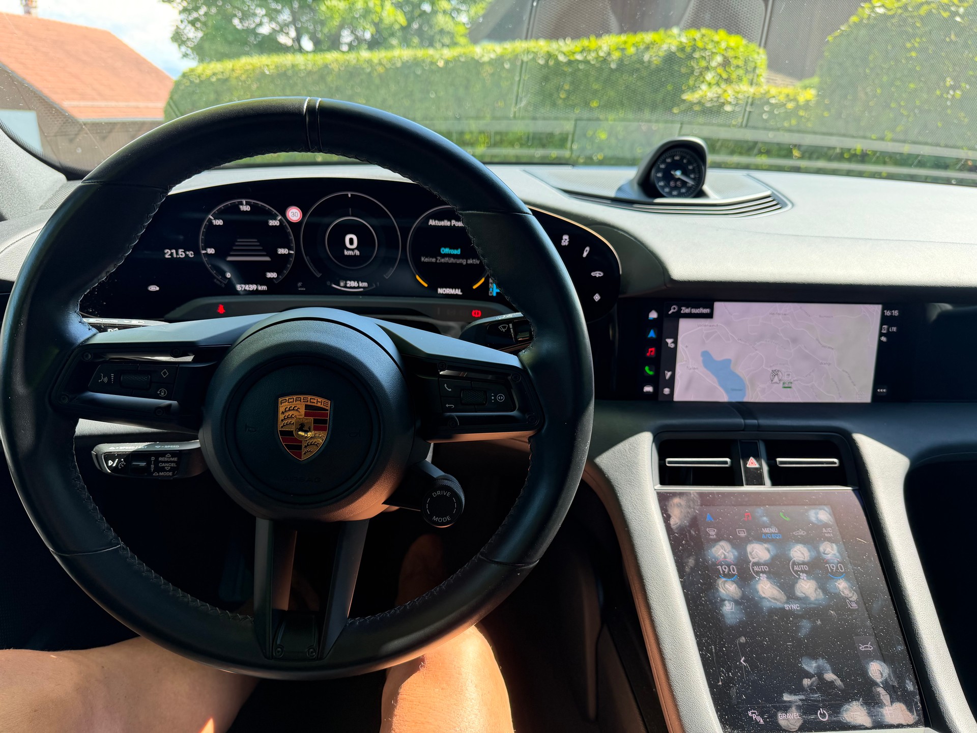 PORSCHE 4 Cross Turismo-image-5