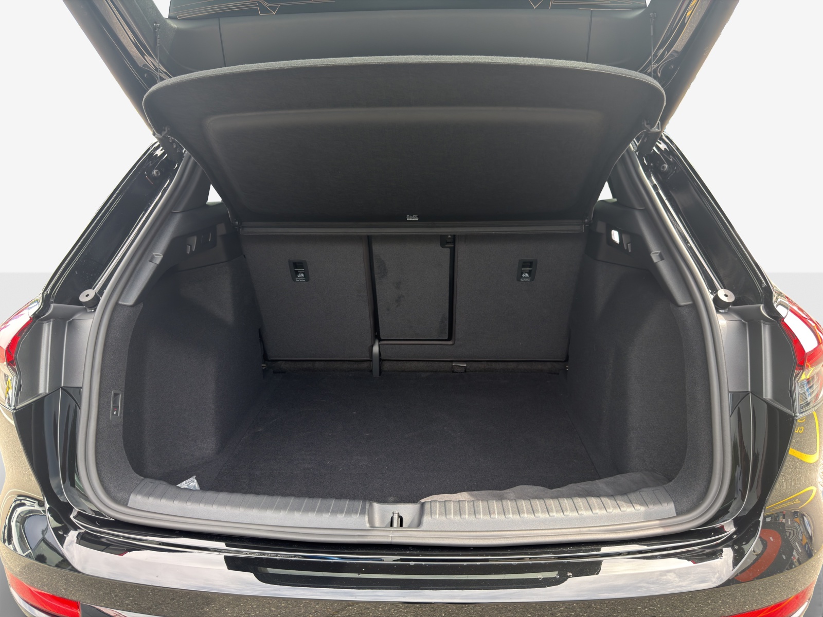 AUDI Q4 e-tron SUV quattro performance-image-6