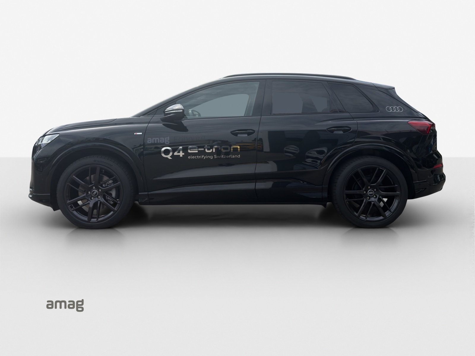 AUDI Q4 e-tron SUV quattro performance-showroom-element-1