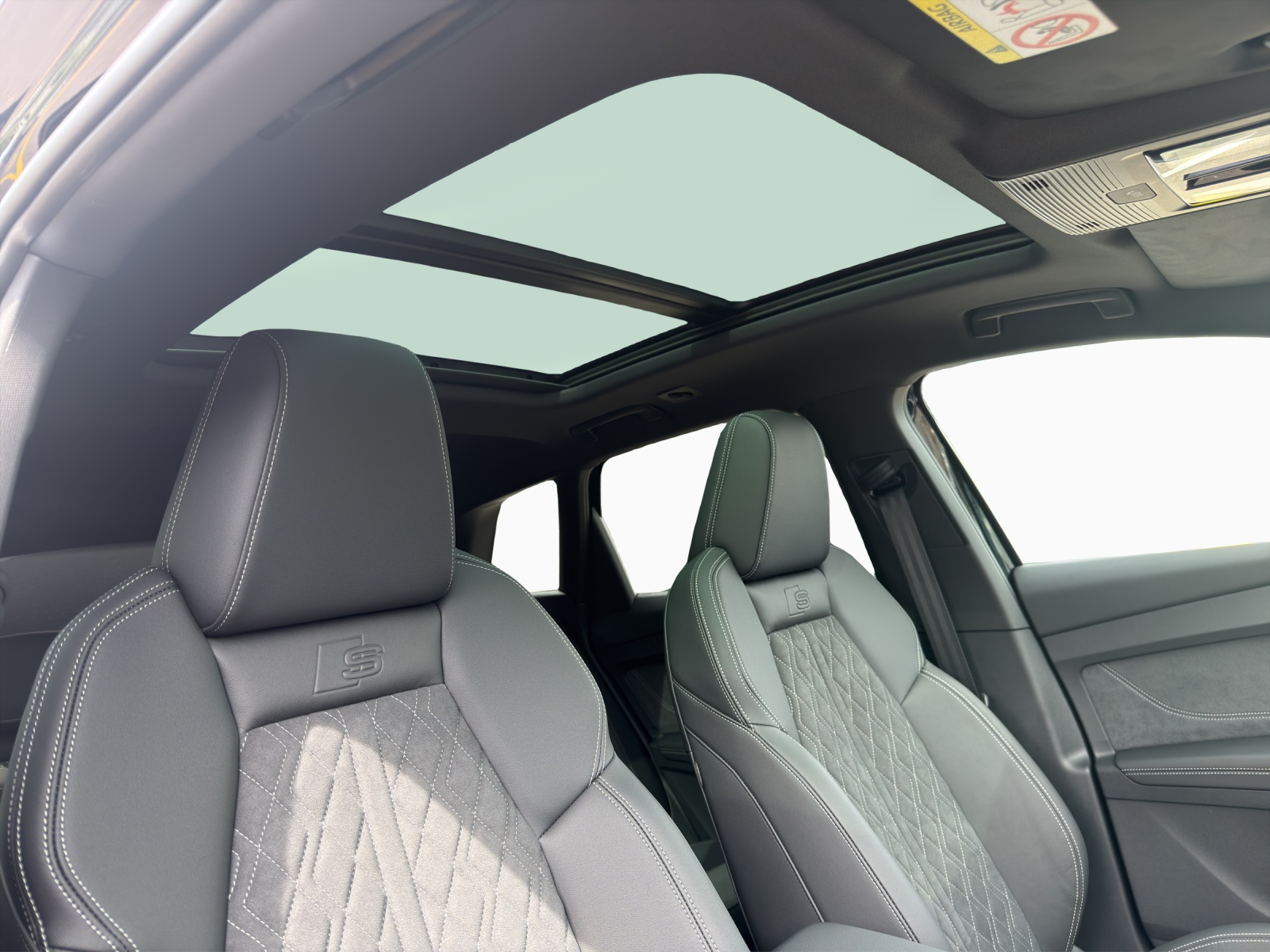 AUDI Q4 e-tron SUV quattro performance-image-9
