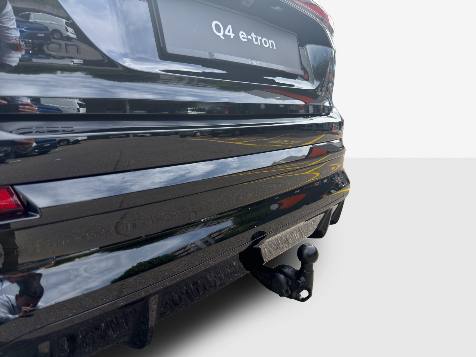 AUDI Q4 e-tron SUV quattro performance-image-4