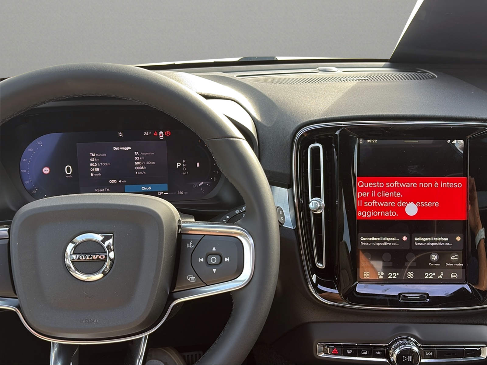 VOLVO XC40 B3 Benzin Mild Hybrid Plus Dark DCT-image-11