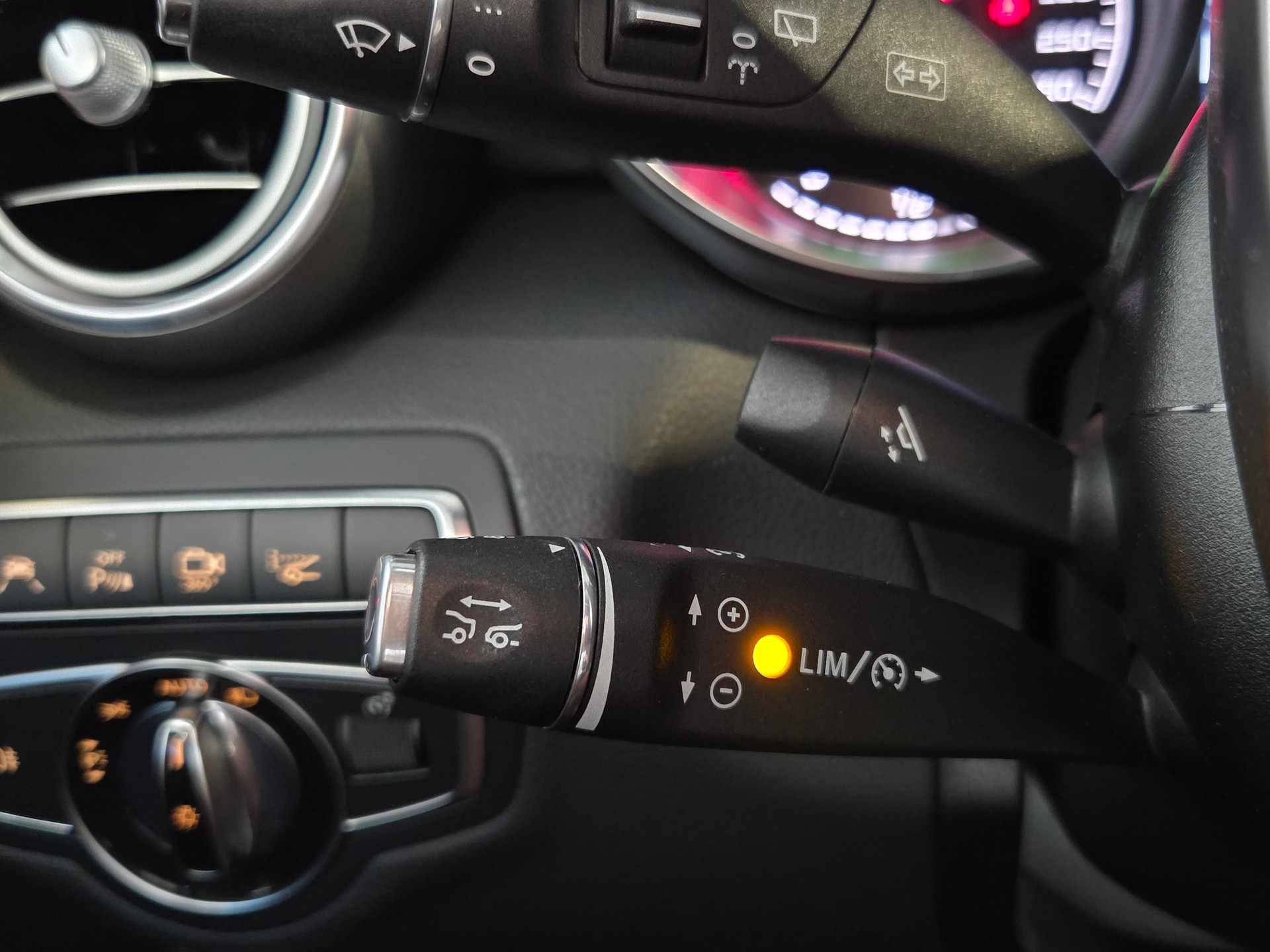MERCEDES-BENZ C 43 AMG 4matic Kombi-image-18