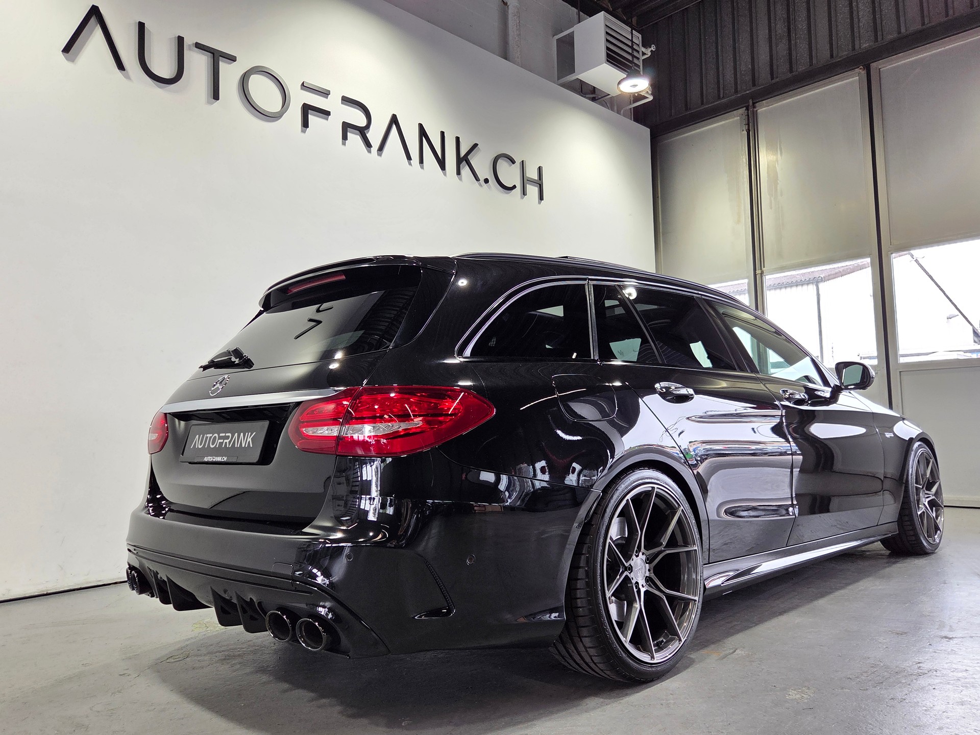 MERCEDES-BENZ C 43 AMG 4matic Kombi-image-2