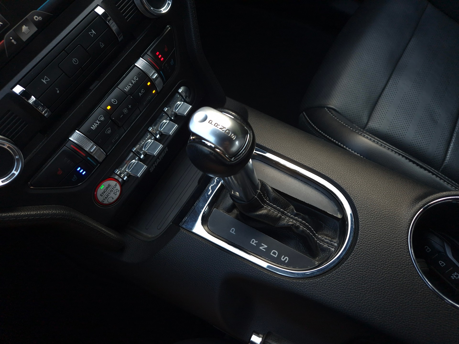 FORD Mustang Fastback 5.0 V8 GT Automat-image-24