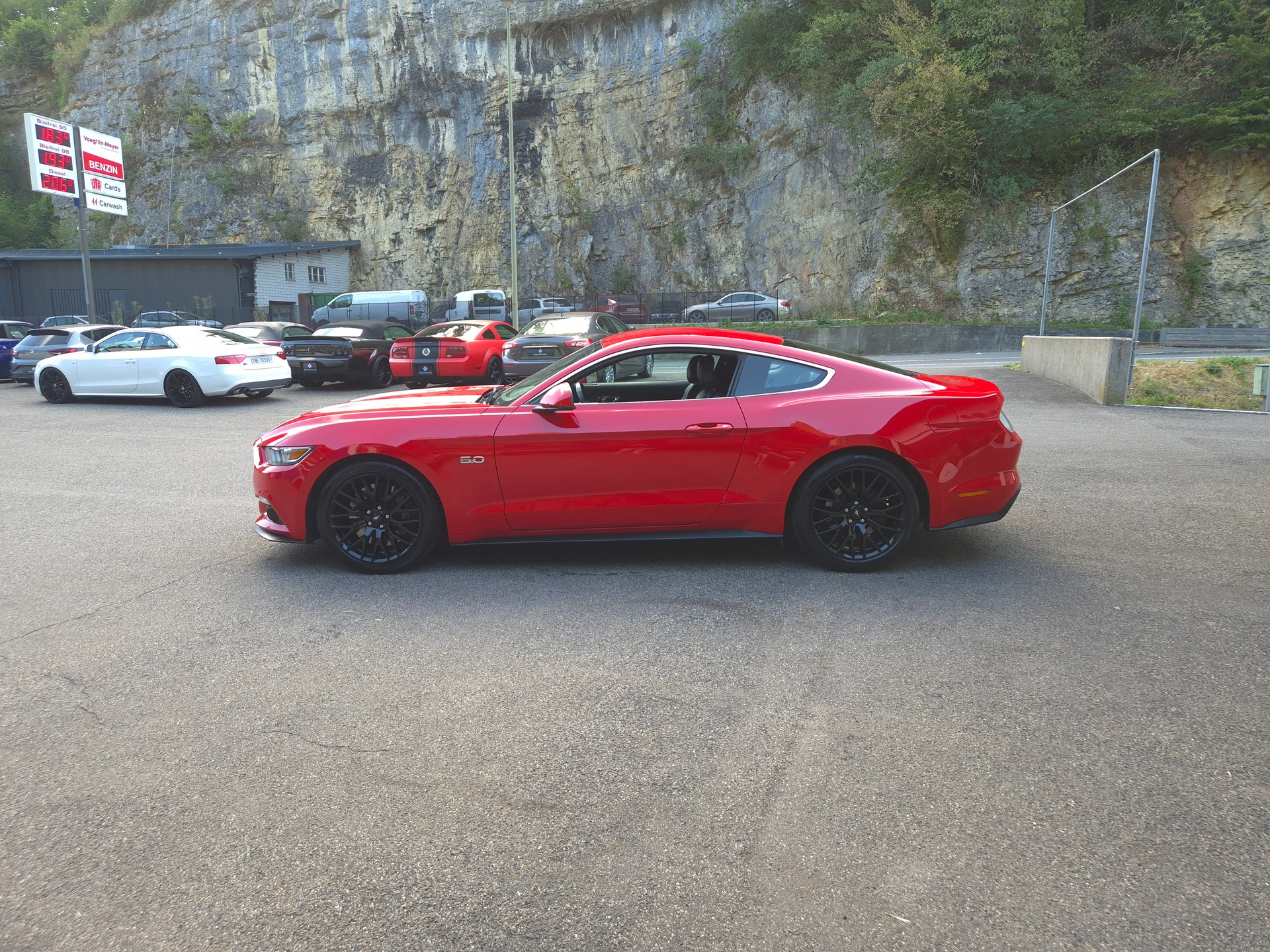 FORD Mustang Fastback 5.0 V8 GT Automat-image-6