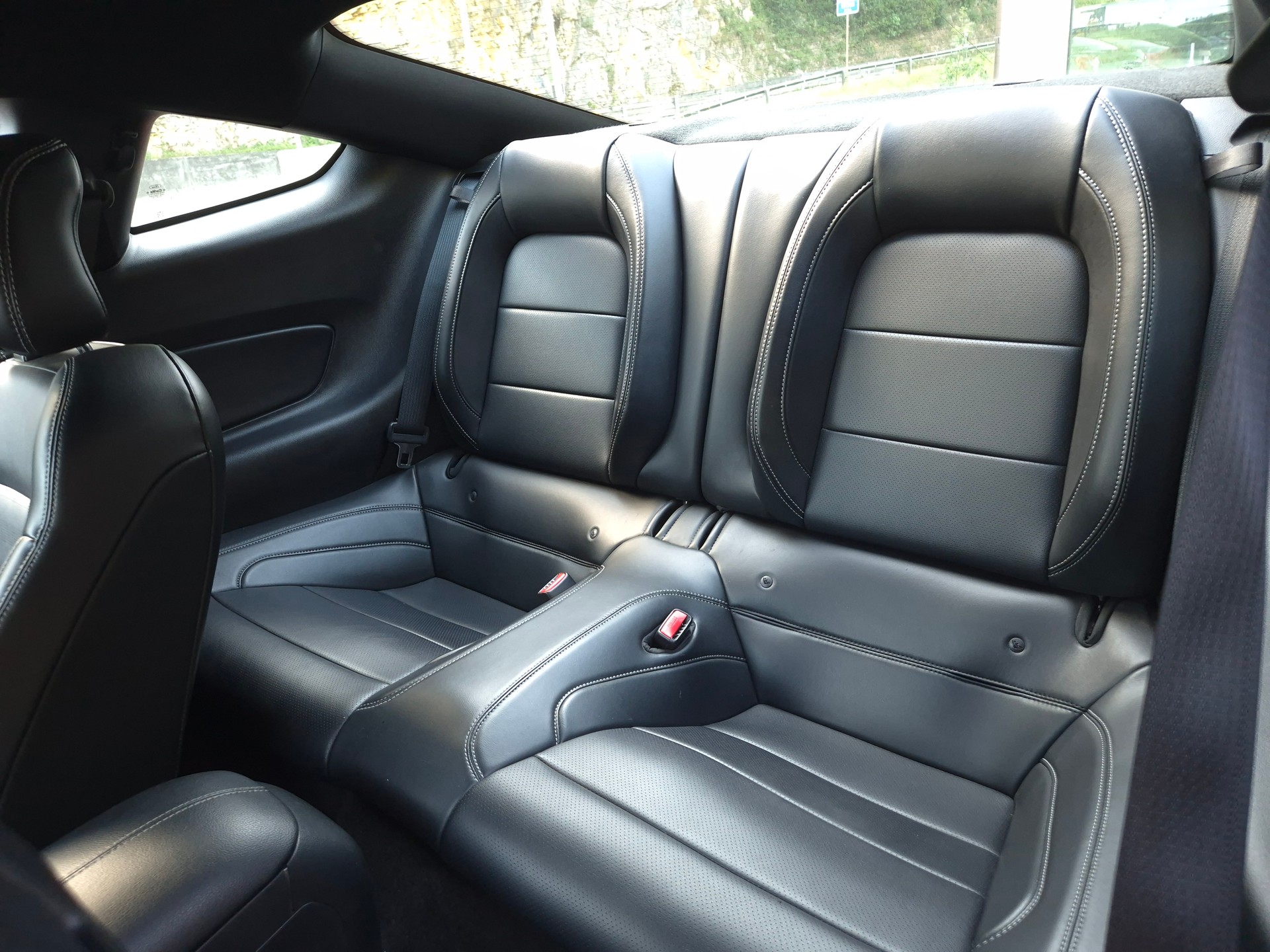 FORD Mustang Fastback 5.0 V8 GT Automat-image-27