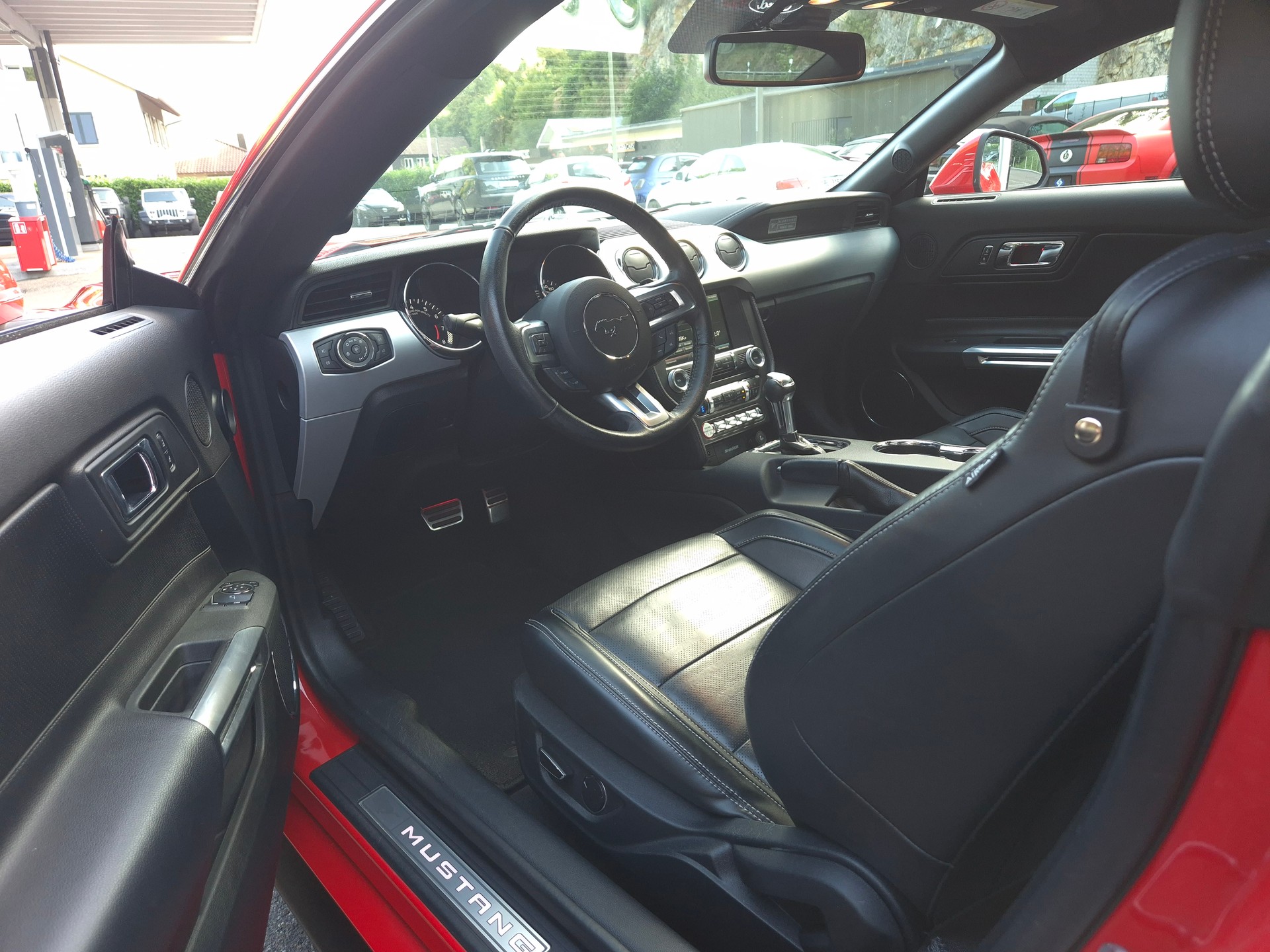 FORD Mustang Fastback 5.0 V8 GT Automat-image-16