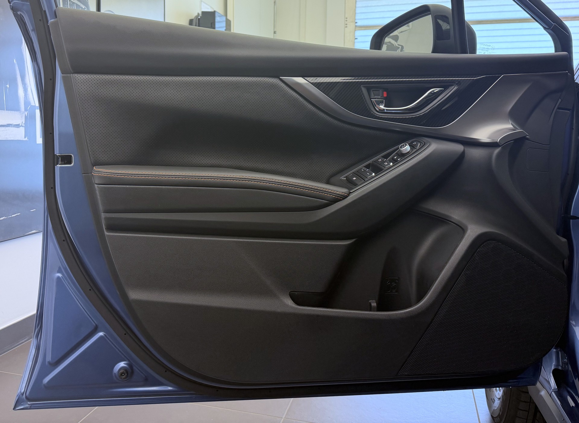 SUBARU XV 2.0 e-Boxer Swiss Plus AWD Lineartronic-image-3