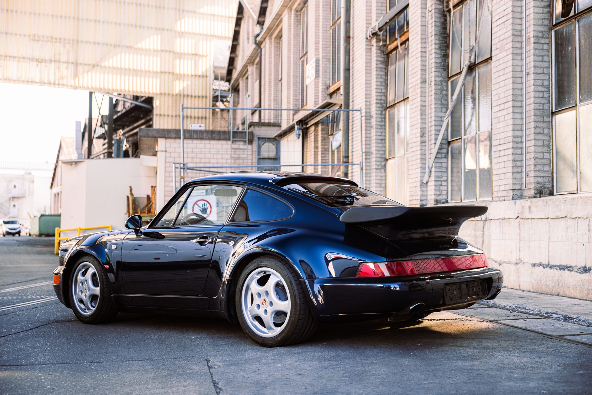 PORSCHE 911 Turbo II 3.3-image-1