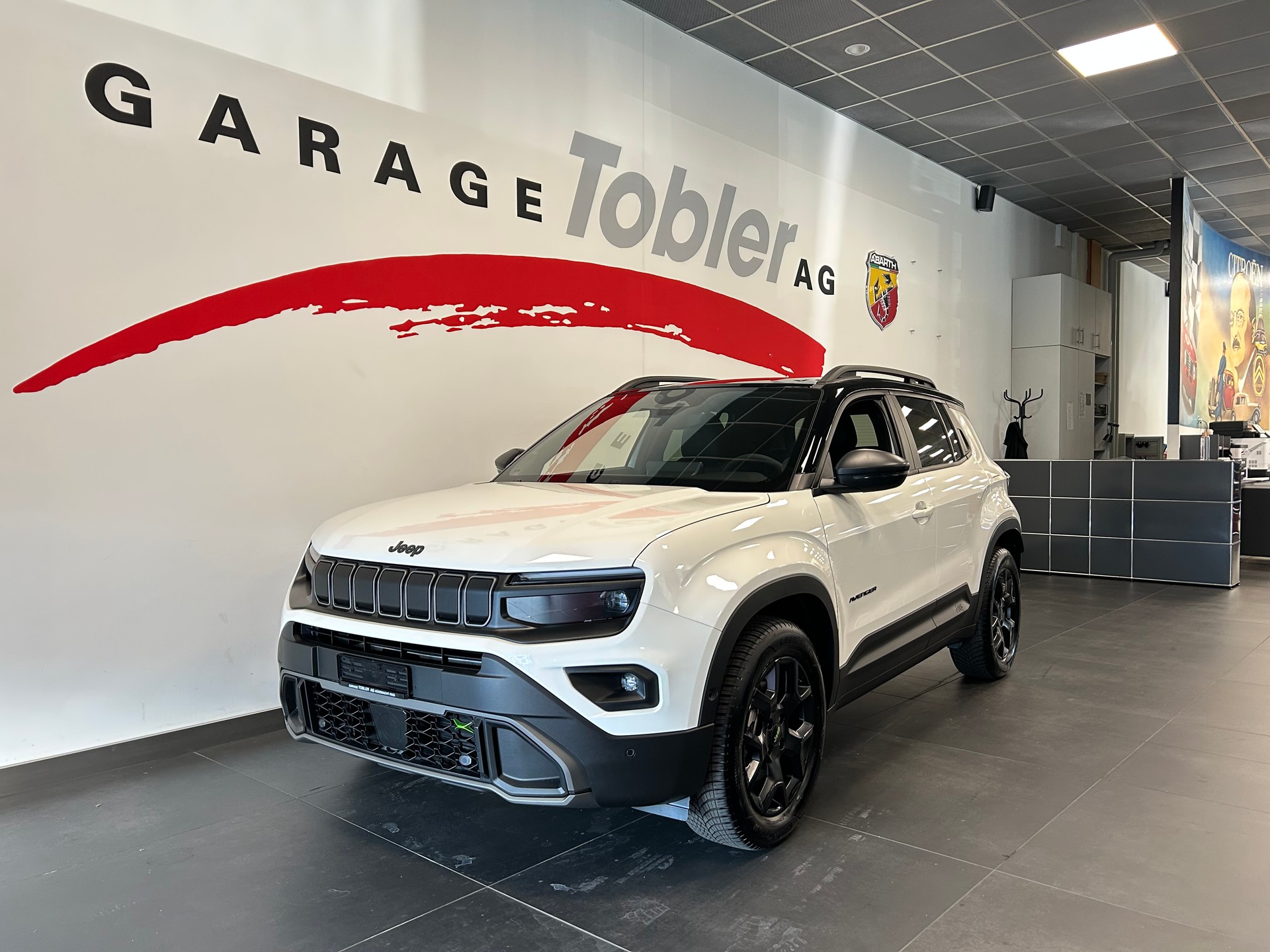 JEEP Avenger 1.2 Turbo MHEV Overland 4xe-image-1