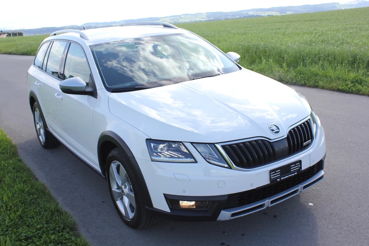 SKODA Octavia Combi 2.0 TDI Scout 4x4 mit Anhängerkupplung-image-1