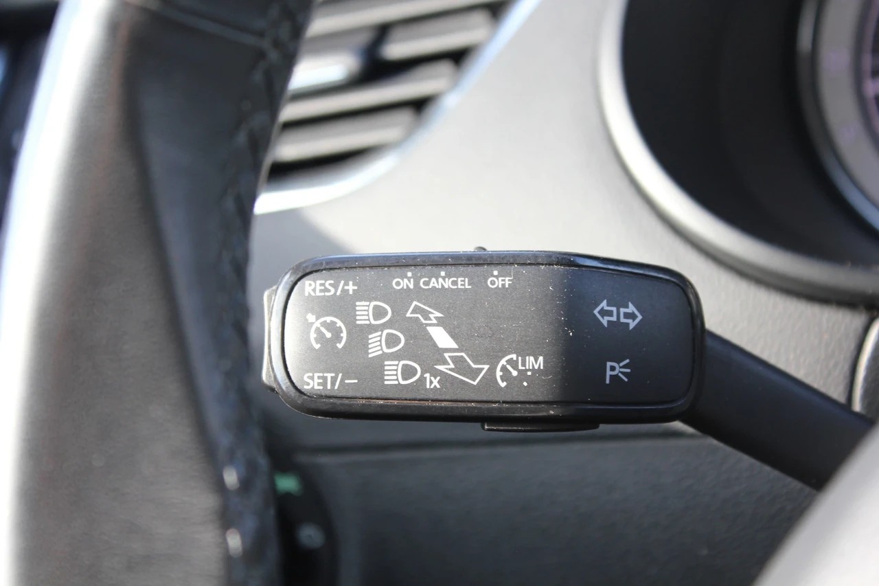 SKODA Octavia Combi 2.0 TDI Scout 4x4 mit Anhängerkupplung-image-14