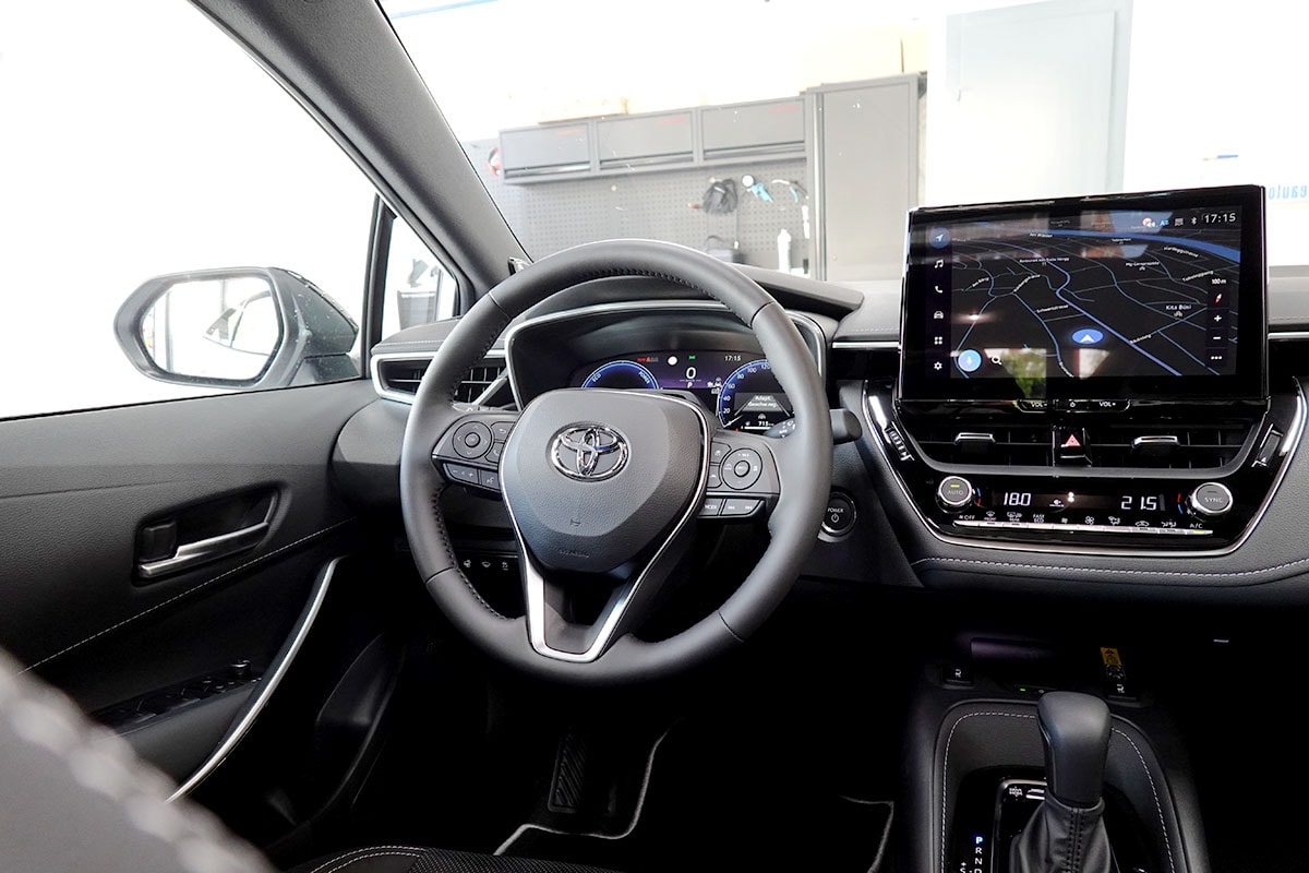 TOYOTA Corolla 2.0 HSD Premiumt e- CVT, Vollleder, Panorama, MJ 2026-image-7
