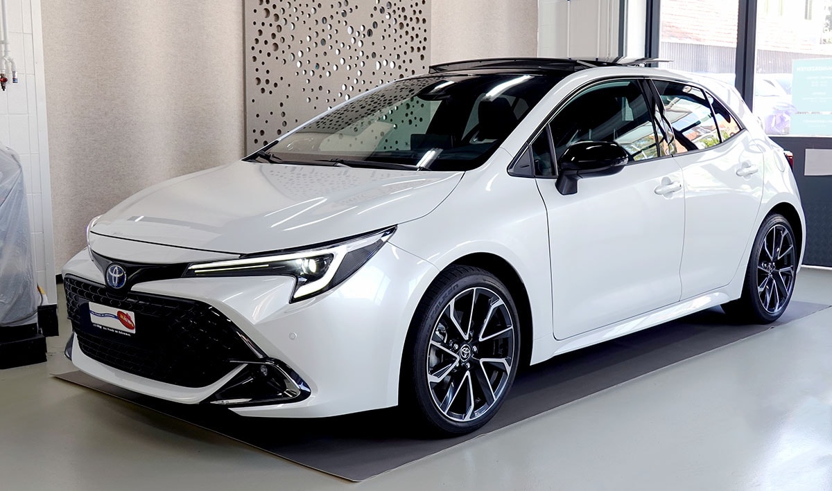 TOYOTA Corolla 2.0 HSD Premiumt e- CVT, Vollleder, Panorama, MJ 2026