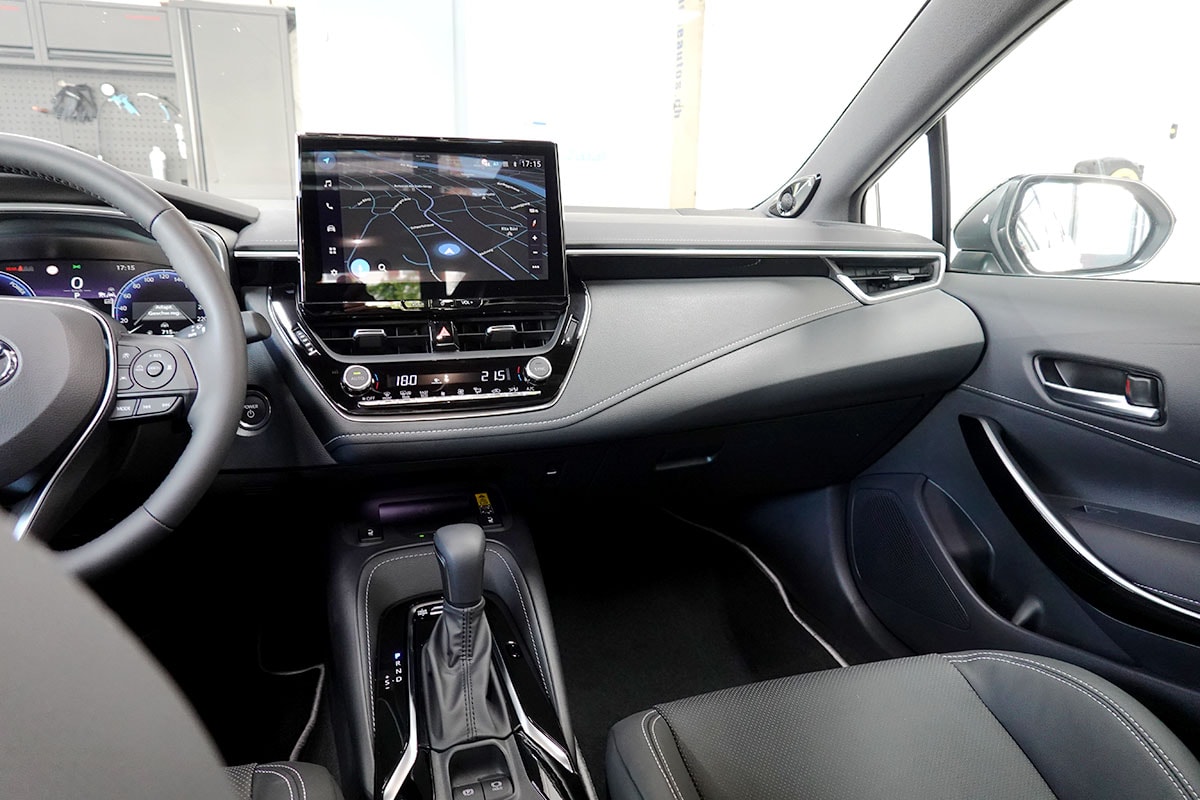 TOYOTA Corolla 2.0 HSD Premiumt e- CVT, Vollleder, Panorama, MJ 2026-image-9