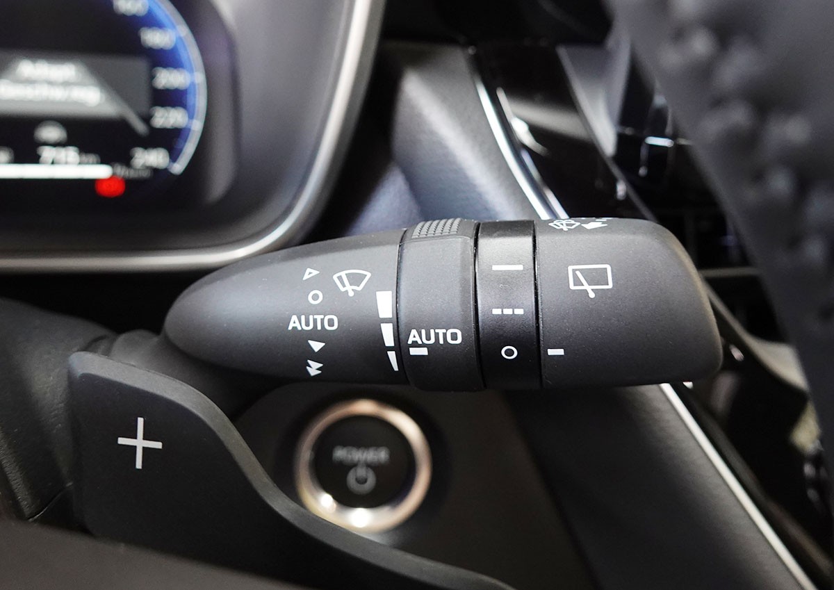 TOYOTA Corolla 2.0 HSD Premiumt e- CVT, Vollleder, Panorama, MJ 2026-image-17