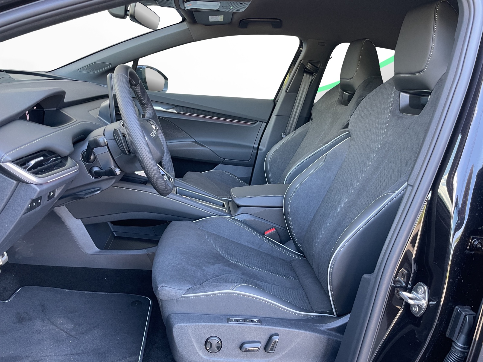 SKODA Elroq 85x Sportline 4x4-image-6