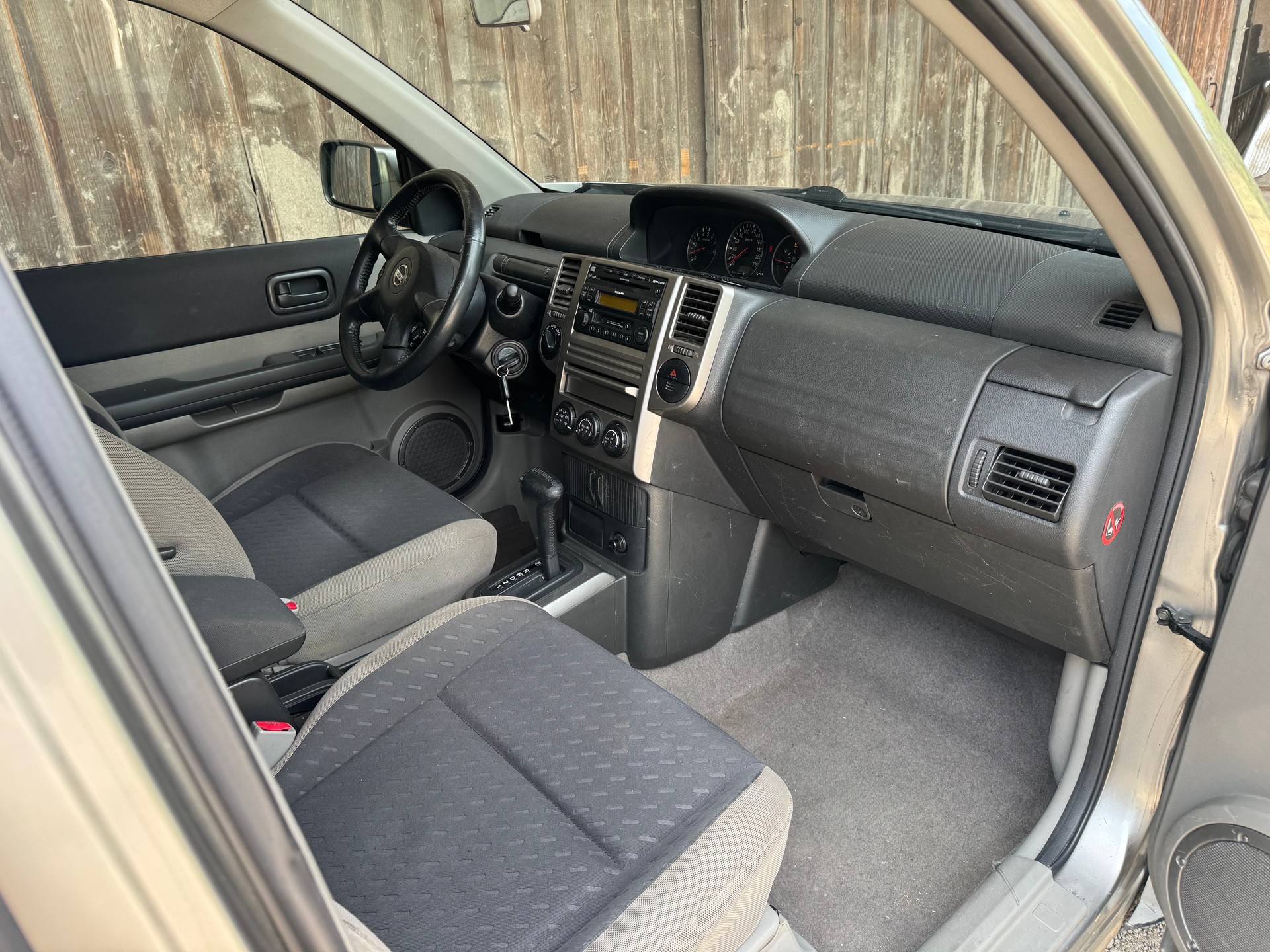 NISSAN X-Trail 2.5 16V LE 4WD-image-4