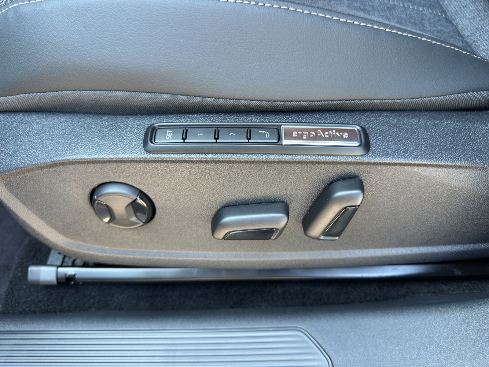 VW ID.3 Neo 79 kWh 231 PS Style-image-12