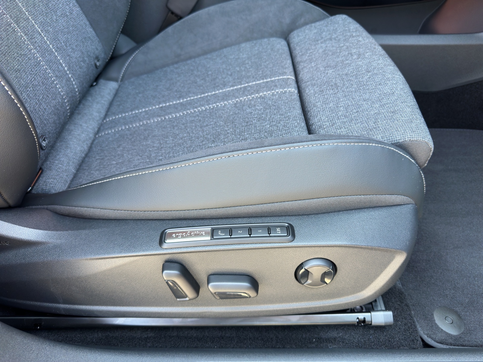 VW ID.3 Neo 79 kWh 231 PS Style-image-19