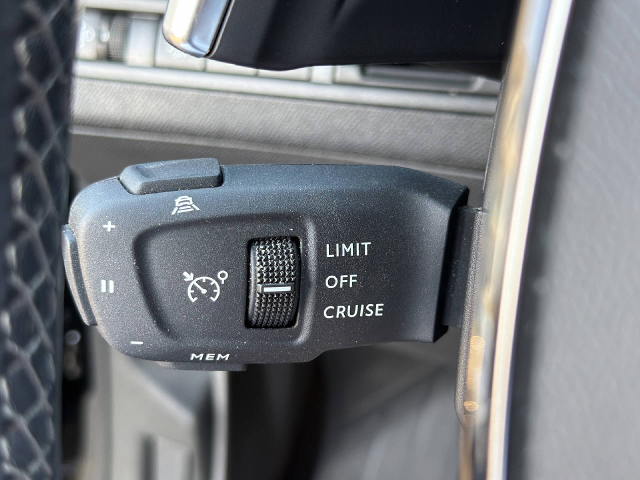 PEUGEOT 3008 1.2 PureTech Allure Pack-image-11