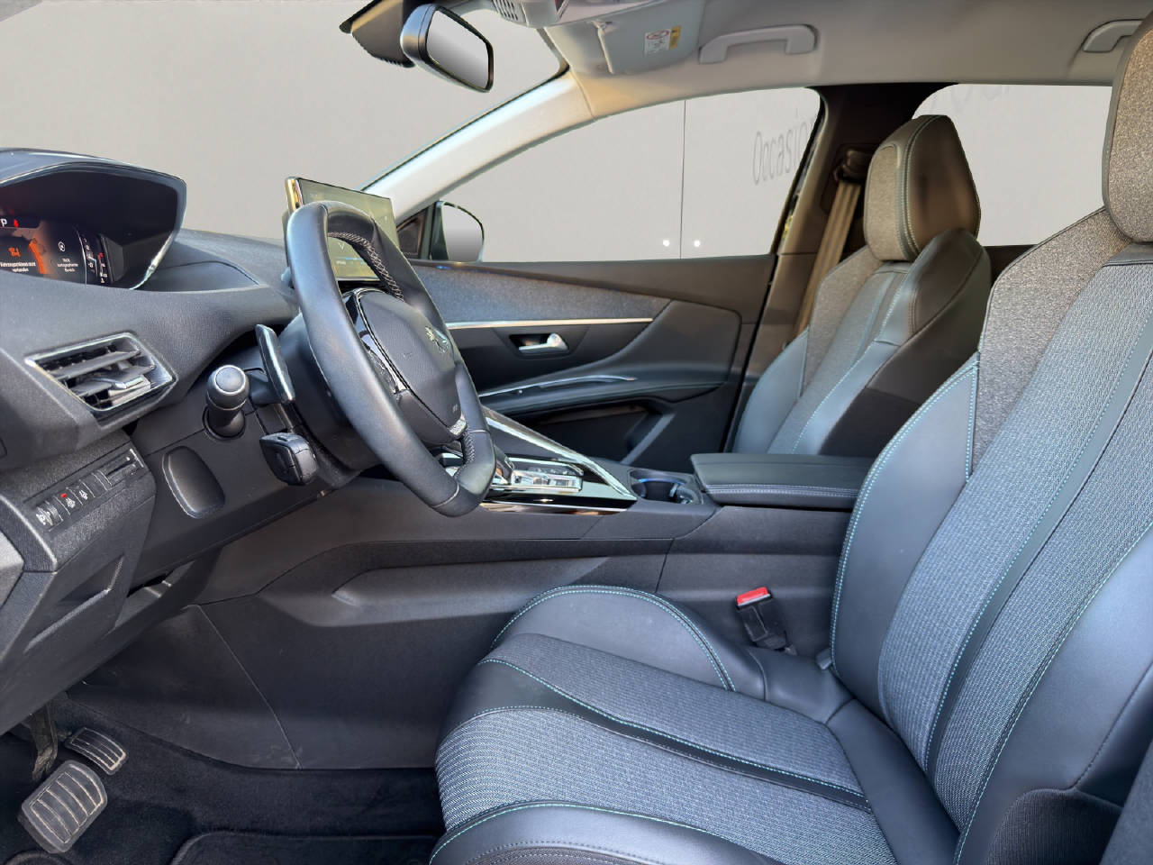 PEUGEOT 3008 1.2 PureTech Allure Pack-image-3