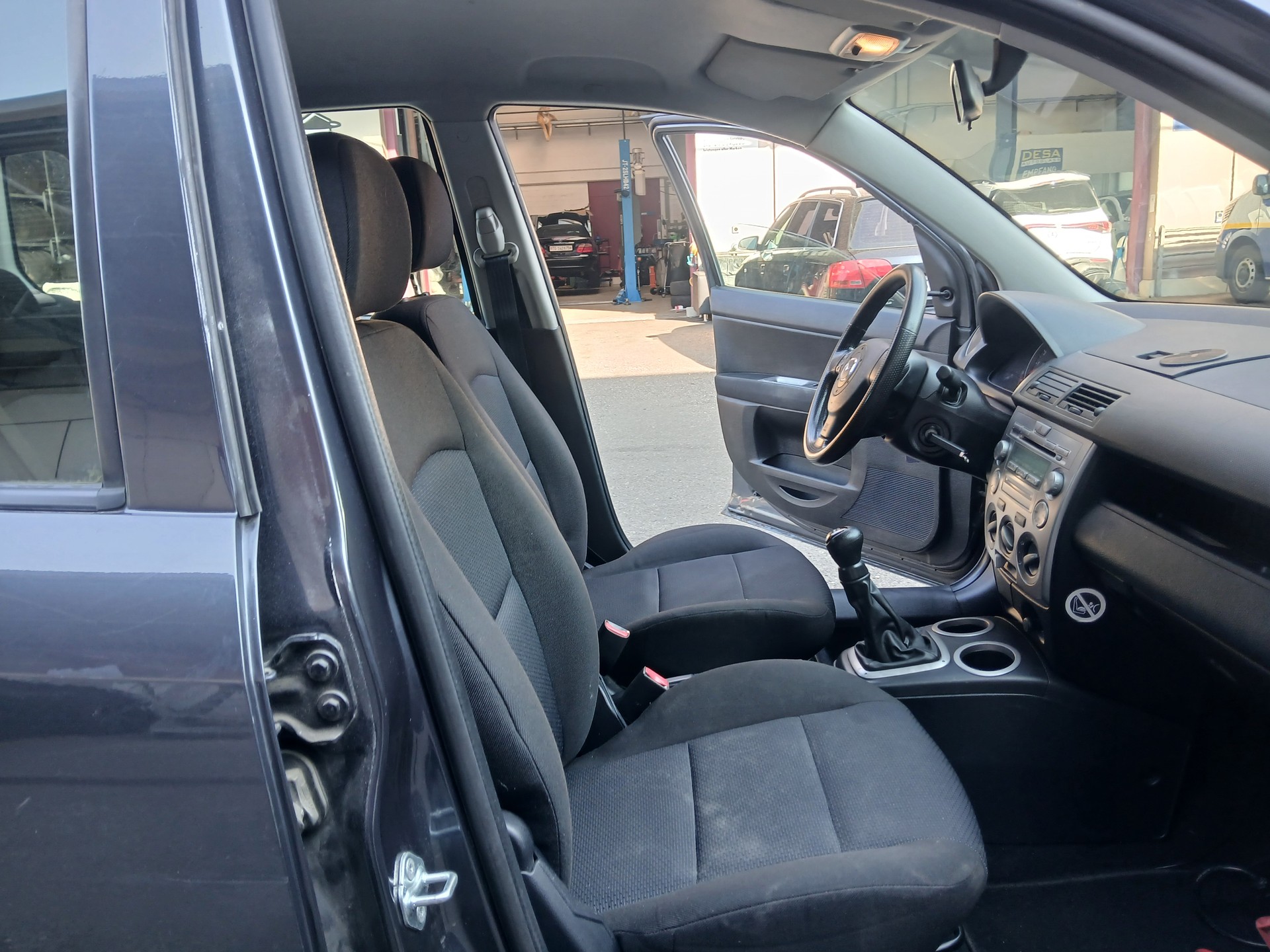 MAZDA 2 1.4i 16V Confort-image-10