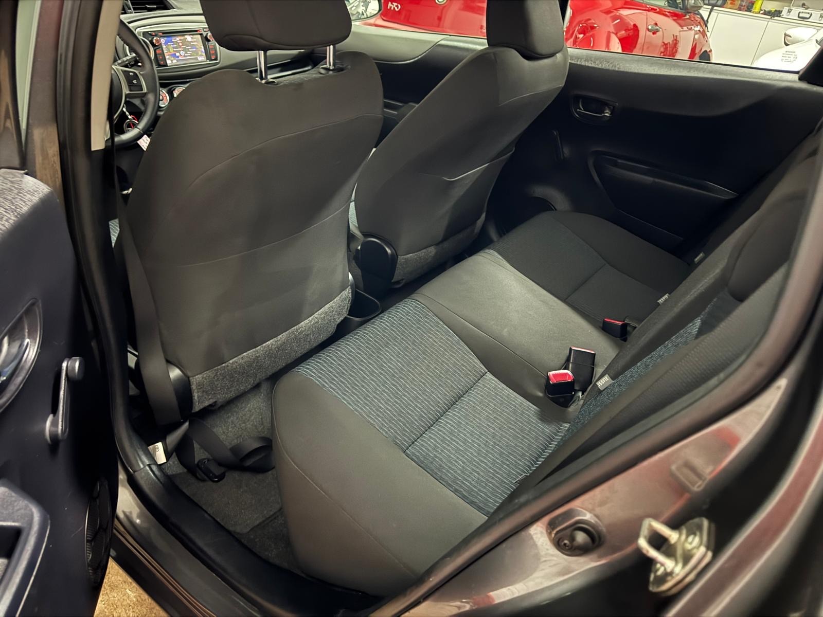 TOYOTA Yaris 1.33 Luna-image-9