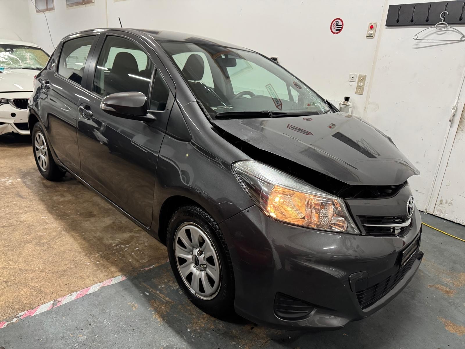 TOYOTA Yaris 1.33 Luna-image-0