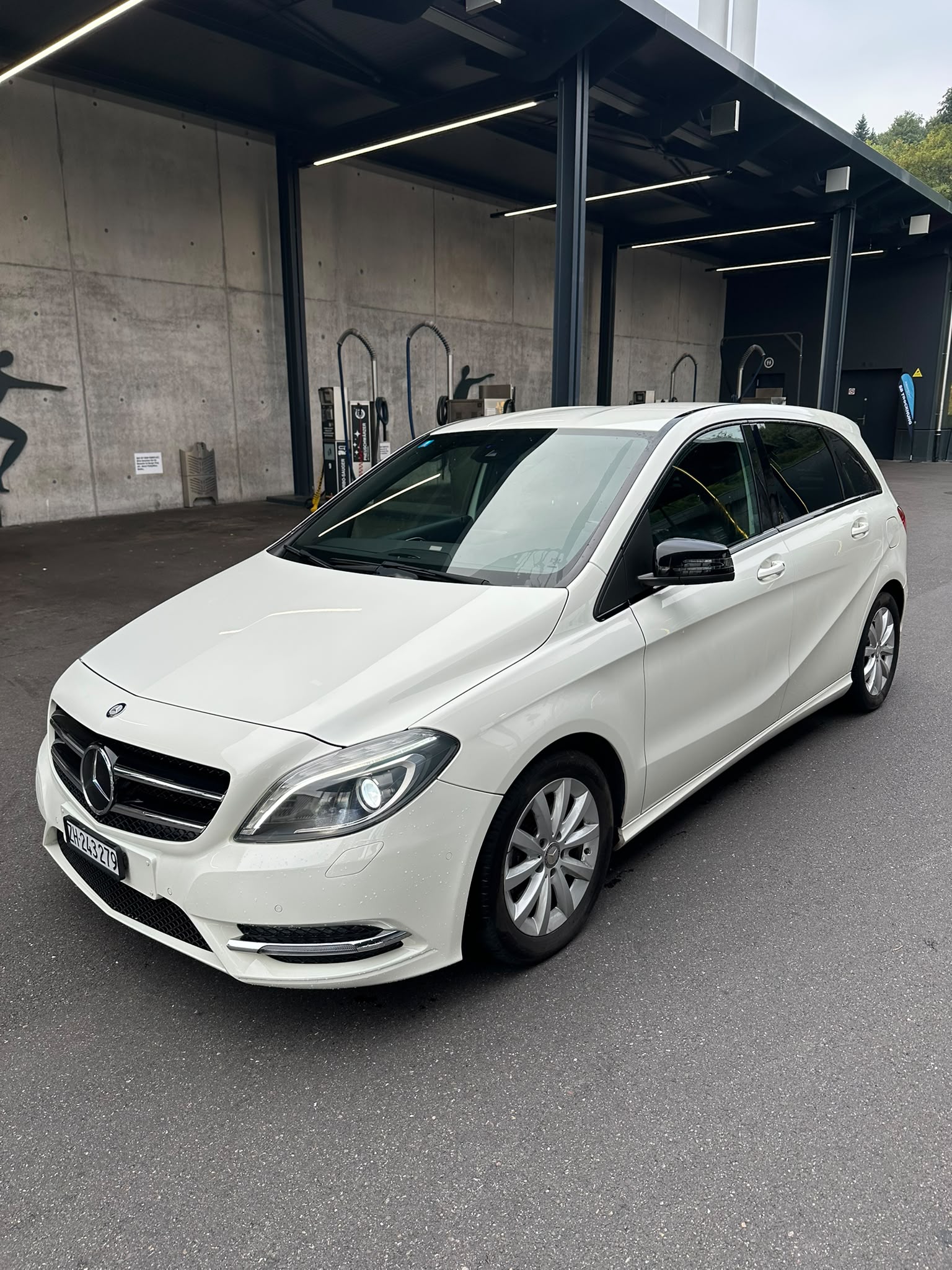 MERCEDES-BENZ B 200 CDI-image-0
