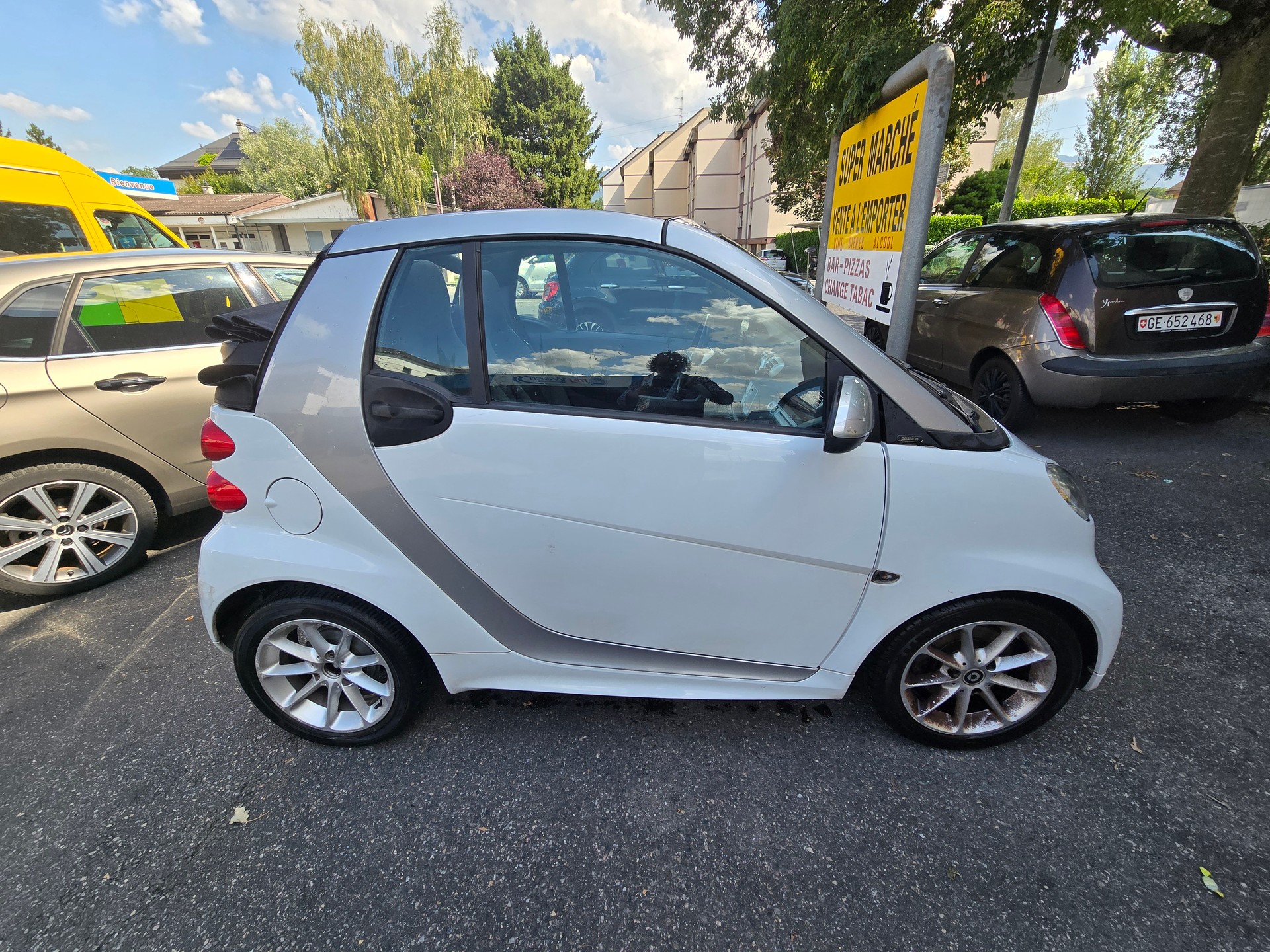 SMART FORTWO-image-8