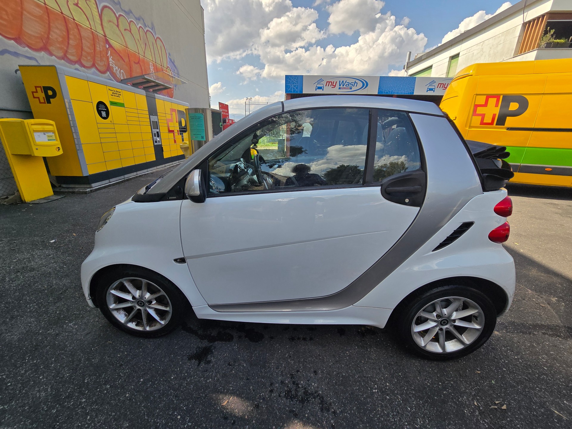 SMART FORTWO-image-1