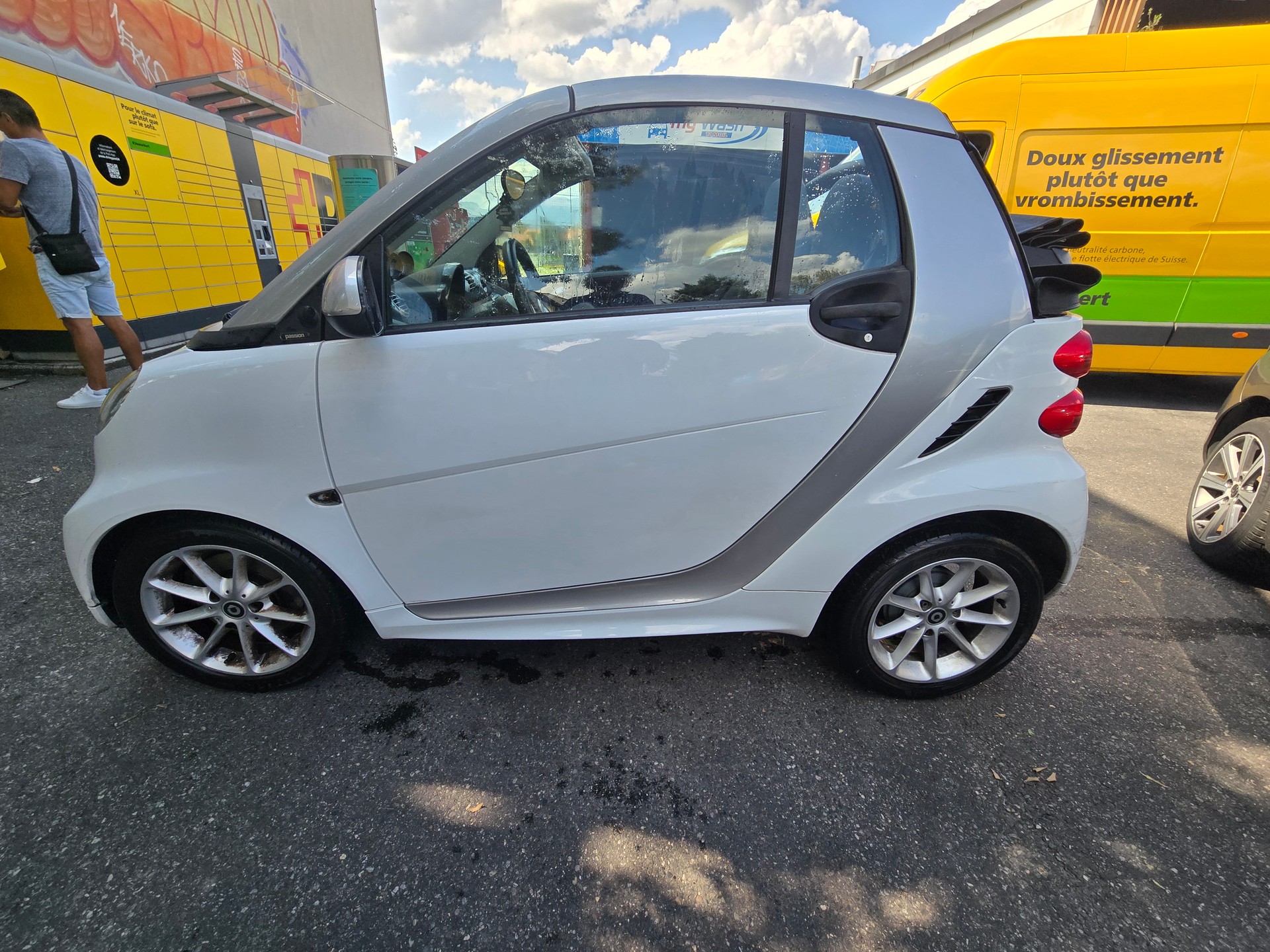 SMART FORTWO-image-13