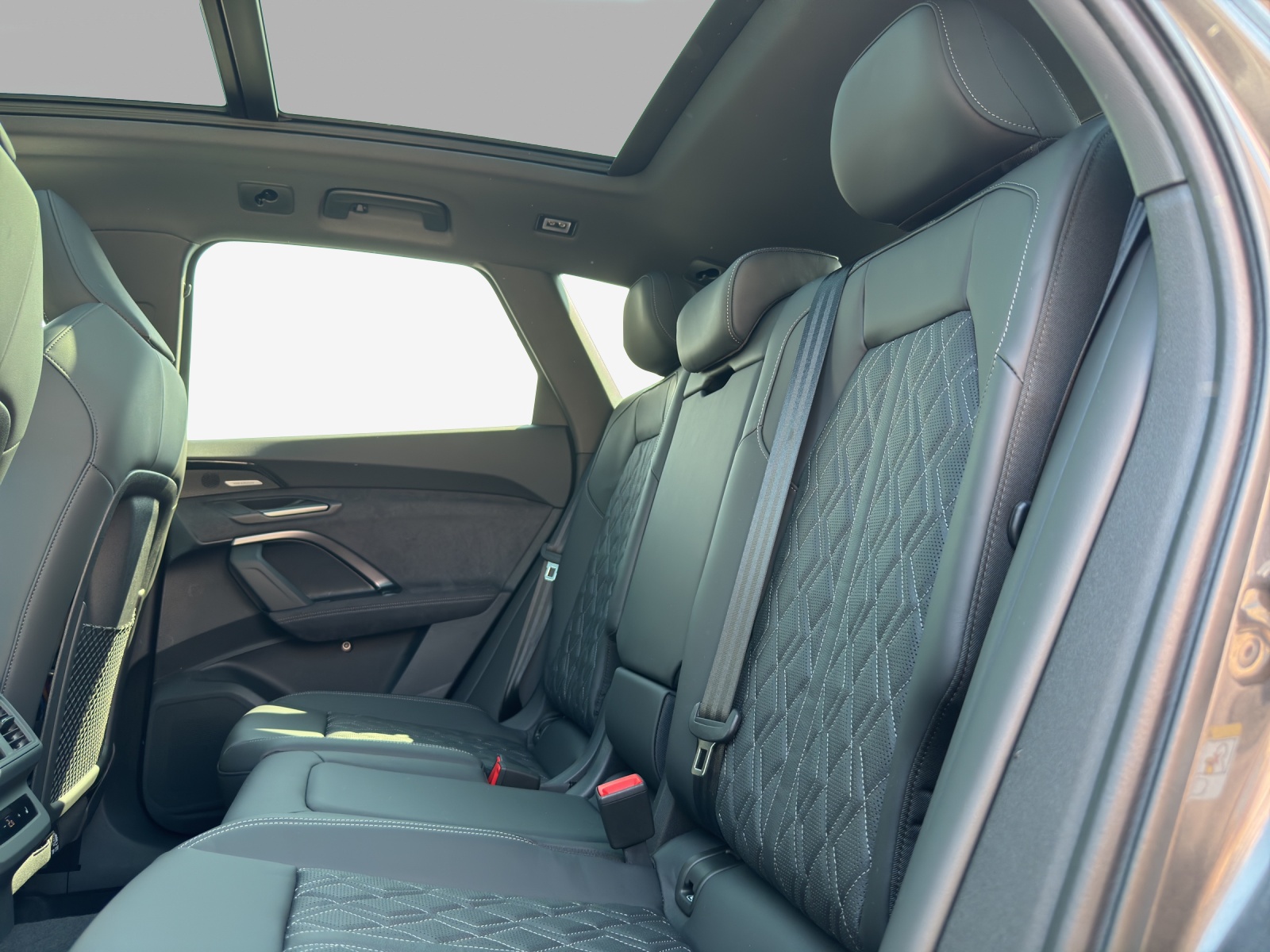 AUDI SQ5 TFSI quattro S-tronic-image-15