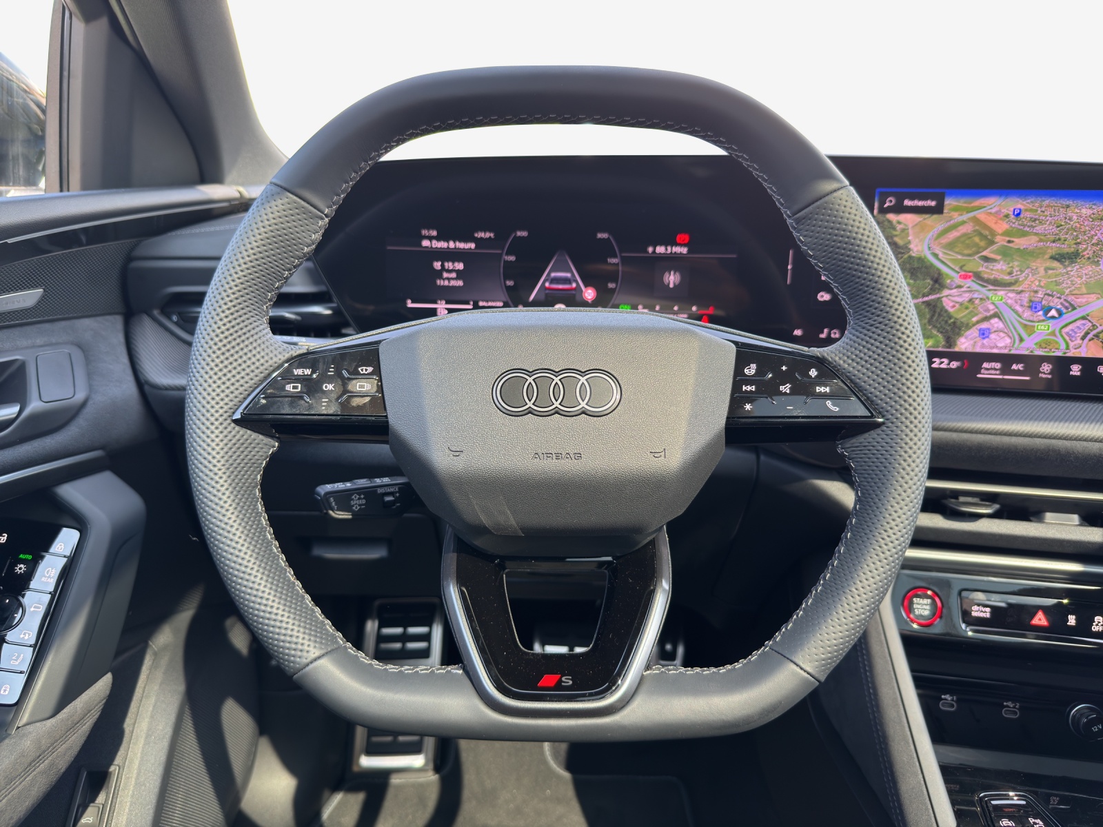 AUDI SQ5 TFSI quattro S-tronic-image-12