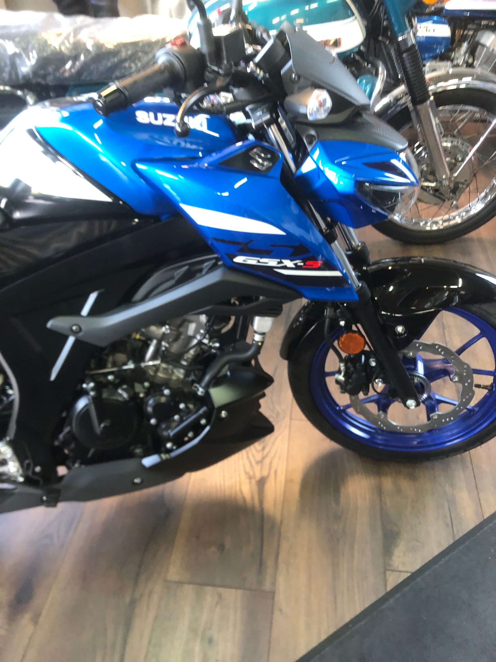 SUZUKI GSX-S 125-image-3