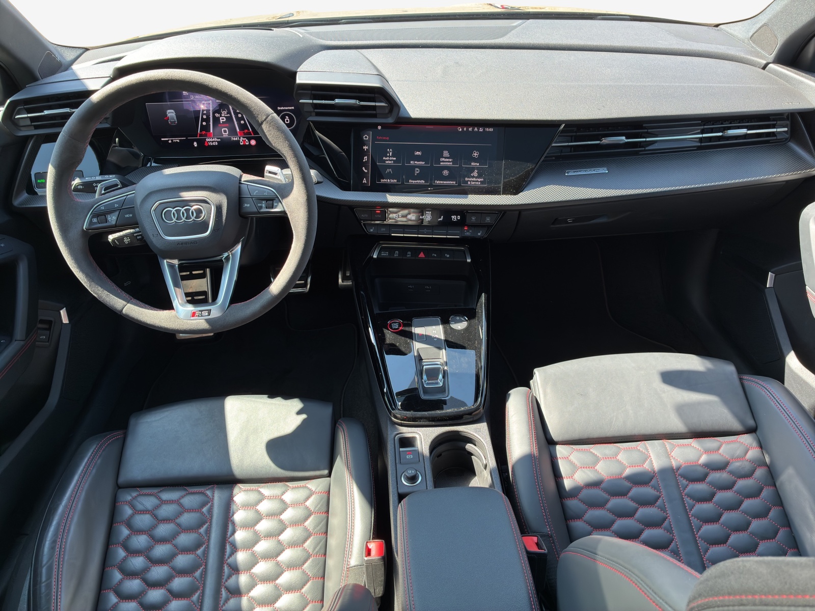 AUDI RS3 Sportback 2.5 TSI quattro S-tronic-image-8
