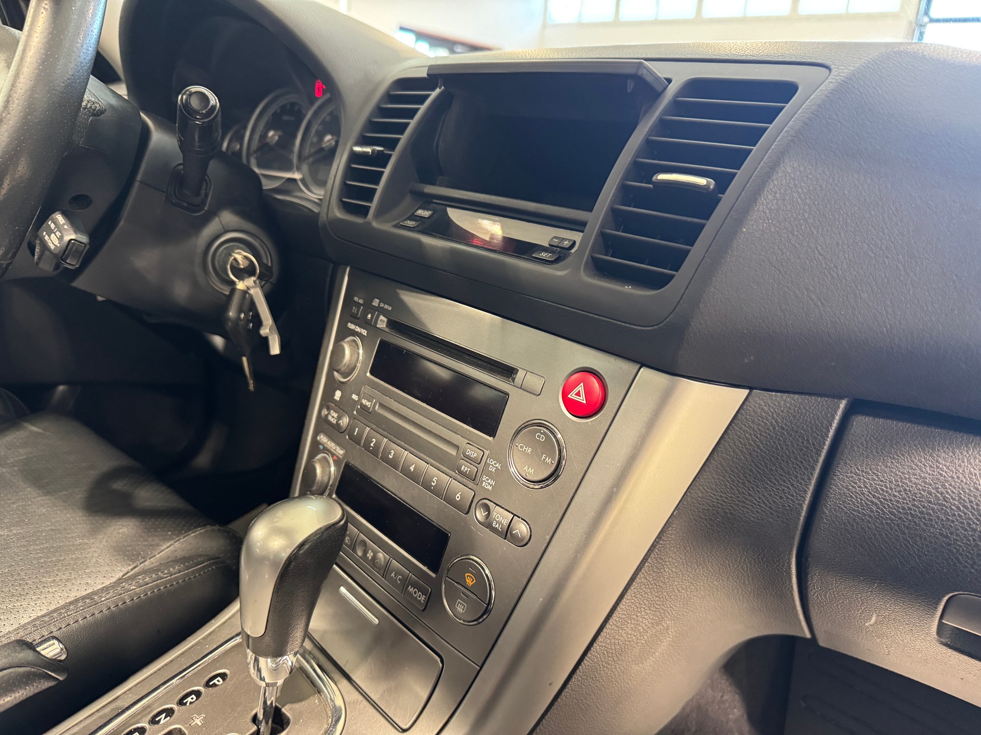 SUBARU Legacy 2.5i AWD Limited Automatic-image-17