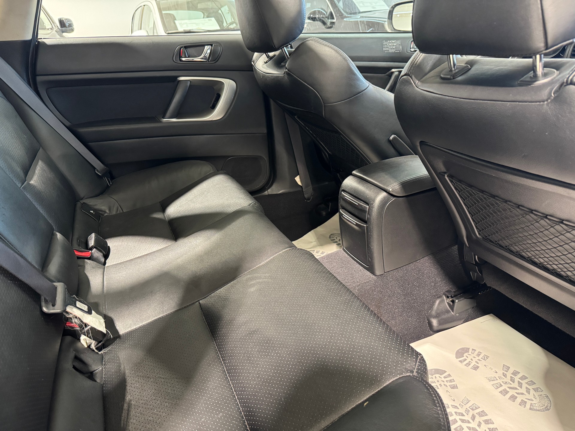 SUBARU Legacy 2.5i AWD Limited Automatic-image-16