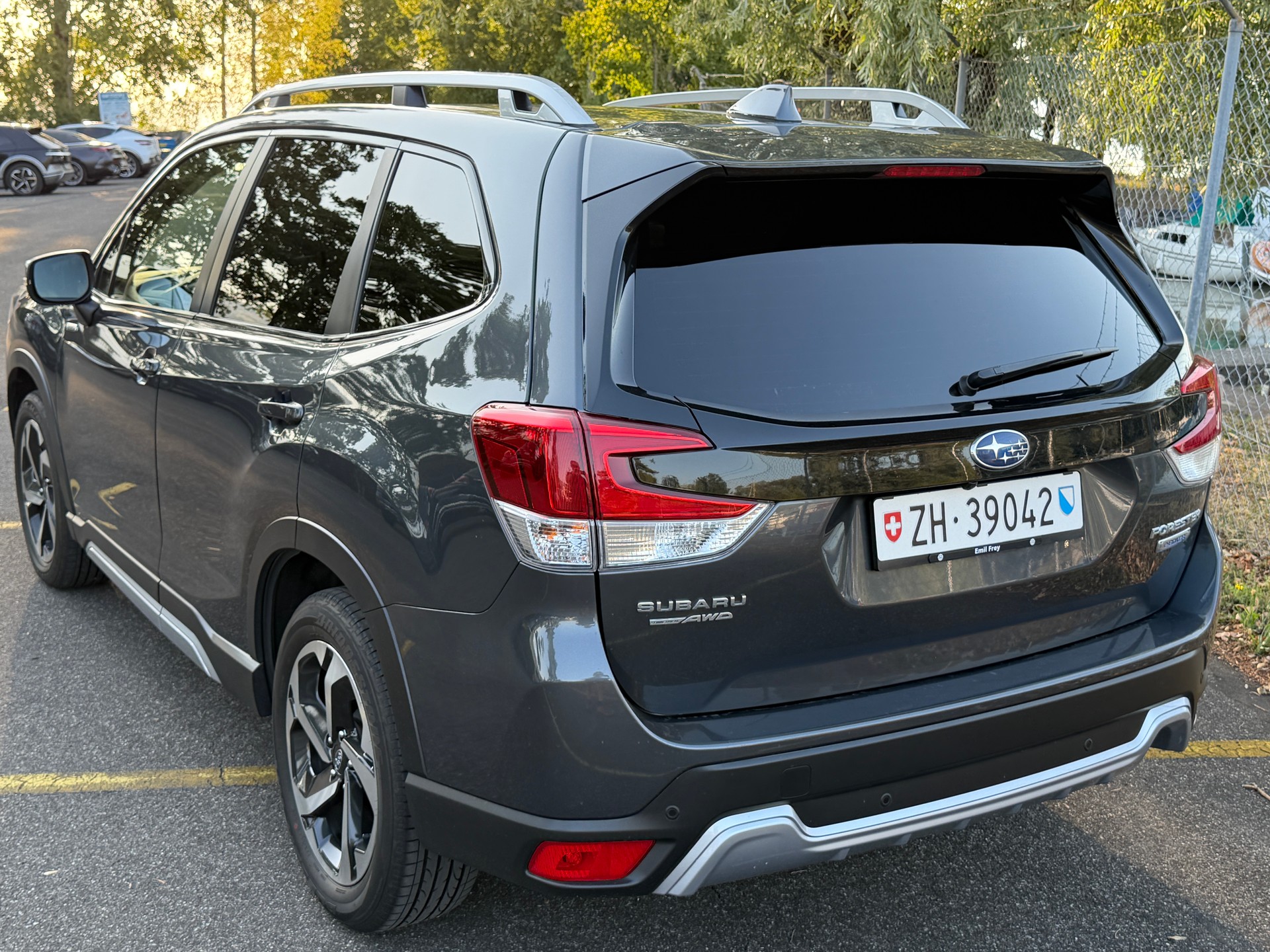SUBARU 2.0i e-Boxer Luxury-image-2